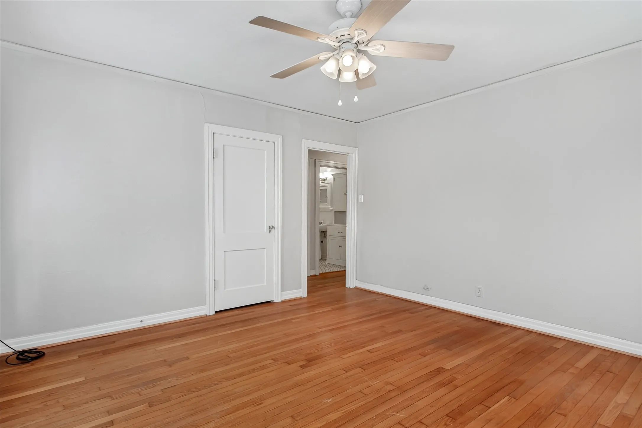 Duplex For Sale in Dallas County , 5740 - 5742 Goodwin Avenue, Dallas, Texas 75206, 2 Bedroom, 1 Bathroom, Garage spaces, 0 Sqft, built in 1931, mls#21402278, Real Estate Agent in Dallas, Homes For Sale in Dallas county, Homes For Sale in Dallas, Realtor in Dallas Texas, Real Estate Brokerage Independent Realty Texas, Luminita Cordes Realtor