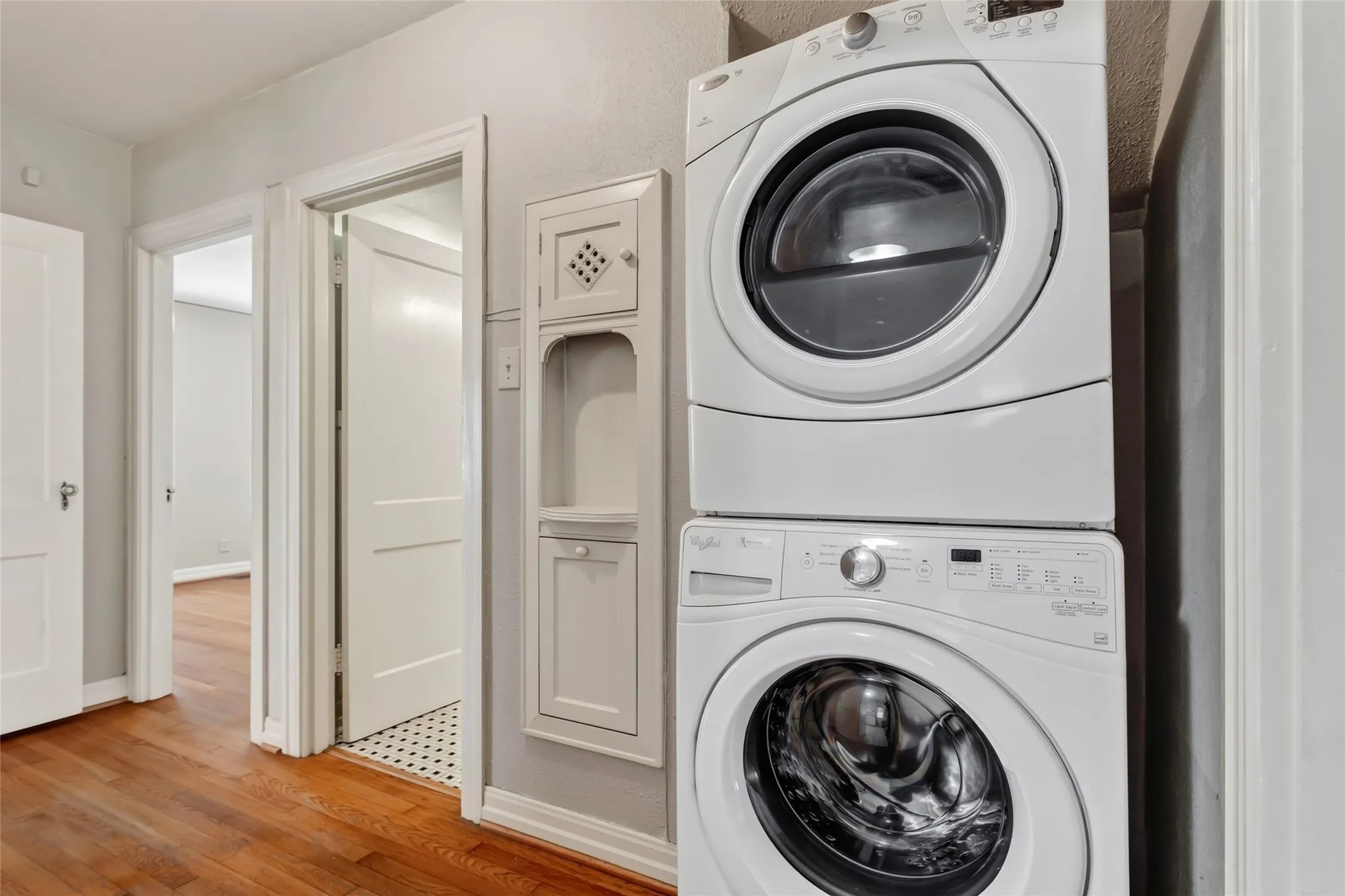 Duplex For Sale in Dallas County , 5740 - 5742 Goodwin Avenue, Dallas, Texas 75206, 2 Bedroom, 1 Bathroom, Garage spaces, 0 Sqft, built in 1931, mls#21402278, Real Estate Agent in Dallas, Homes For Sale in Dallas county, Homes For Sale in Dallas, Realtor in Dallas Texas, Real Estate Brokerage Independent Realty Texas, Luminita Cordes Realtor