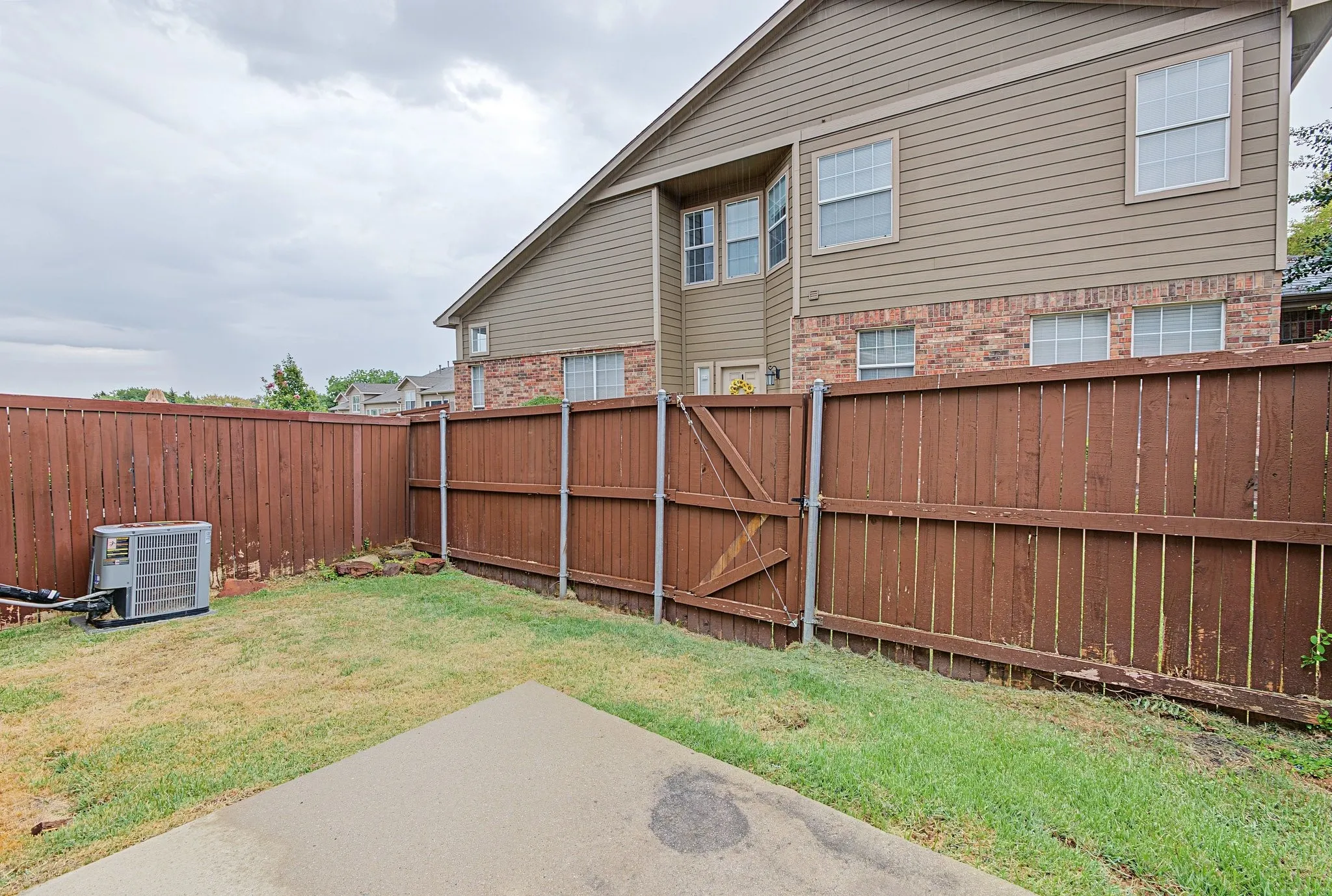 Townhouse For Rent in Collin County , 936 Cypress Creek Drive, Plano, Texas 75025, 3 Bedroom, 3 Bathroom, 2 Garage spaces, 1,585 Sqft, built in 2000, mls#21402896, Real Estate Agent in Plano, Homes For Rent in Collin county, Homes For Rent in Plano, Realtor in Plano Texas, Real Estate Brokerage Independent Realty Texas, Luminita Cordes Realtor