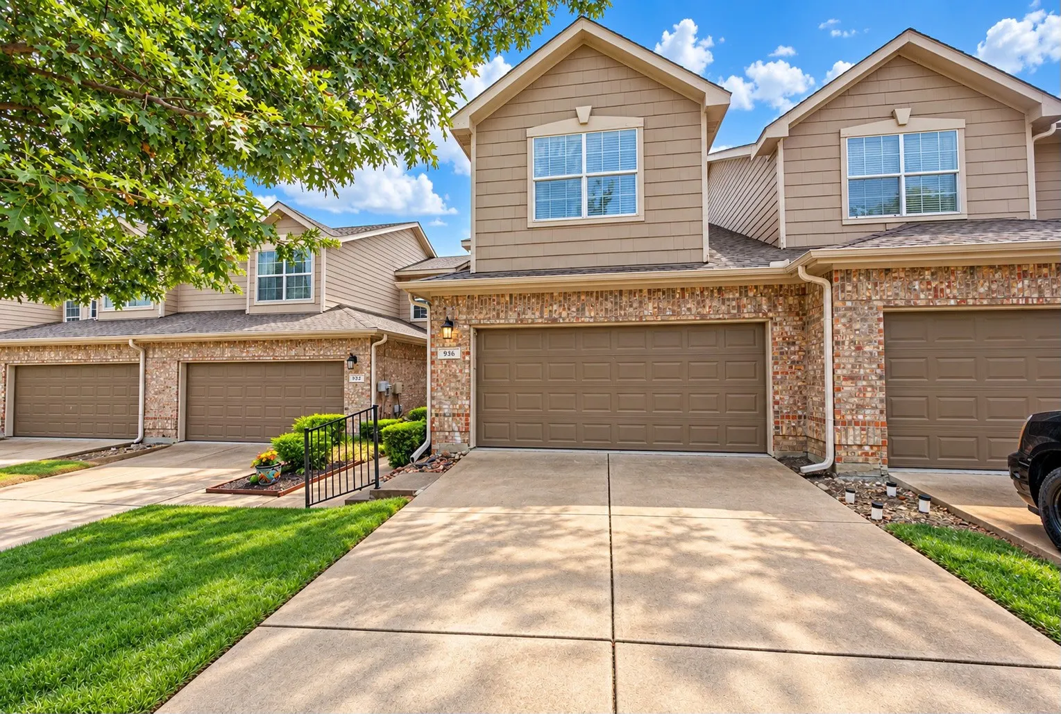 Townhouse For Rent in Collin County , 936 Cypress Creek Drive, Plano, Texas 75025, 3 Bedroom, 3 Bathroom, 2 Garage spaces, 1,585 Sqft, built in 2000, mls#21402896, Real Estate Agent in Plano, Homes For Rent in Collin county, Homes For Rent in Plano, Realtor in Plano Texas, Real Estate Brokerage Independent Realty Texas, Luminita Cordes Realtor
