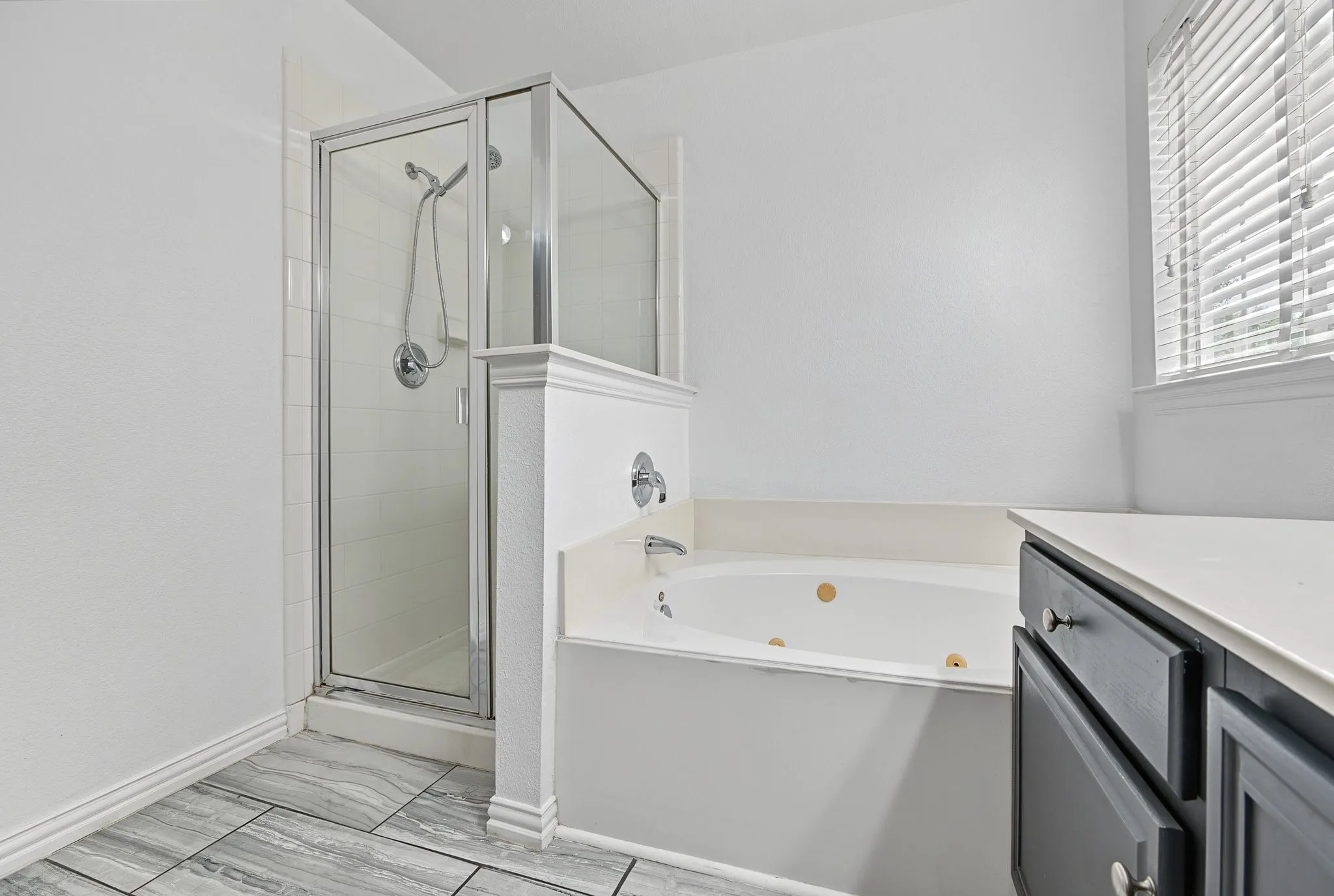 Townhouse For Rent in Collin County , 936 Cypress Creek Drive, Plano, Texas 75025, 3 Bedroom, 3 Bathroom, 2 Garage spaces, 1,585 Sqft, built in 2000, mls#21402896, Real Estate Agent in Plano, Homes For Rent in Collin county, Homes For Rent in Plano, Realtor in Plano Texas, Real Estate Brokerage Independent Realty Texas, Luminita Cordes Realtor