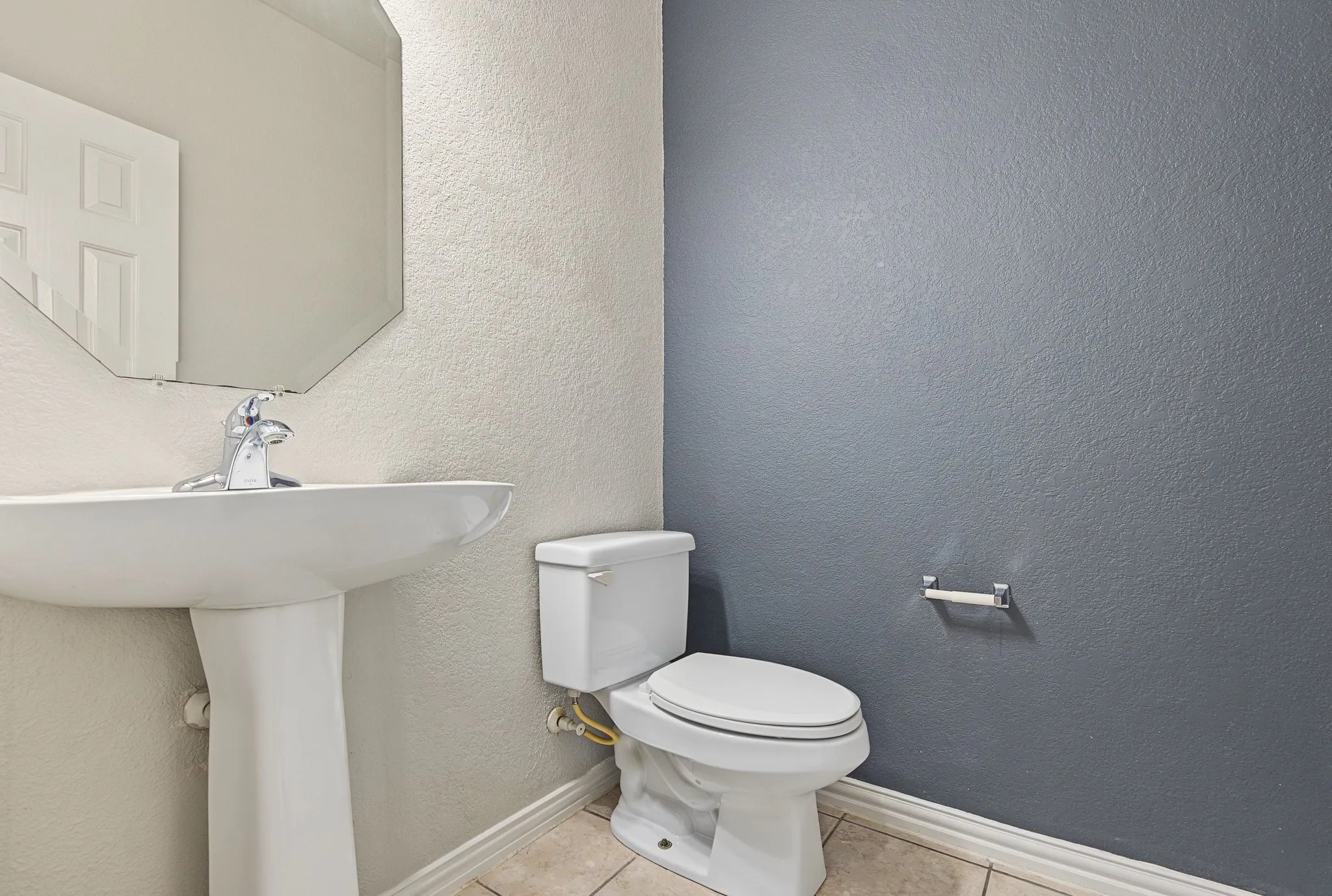 Townhouse For Rent in Collin County , 936 Cypress Creek Drive, Plano, Texas 75025, 3 Bedroom, 3 Bathroom, 2 Garage spaces, 1,585 Sqft, built in 2000, mls#21402896, Real Estate Agent in Plano, Homes For Rent in Collin county, Homes For Rent in Plano, Realtor in Plano Texas, Real Estate Brokerage Independent Realty Texas, Luminita Cordes Realtor