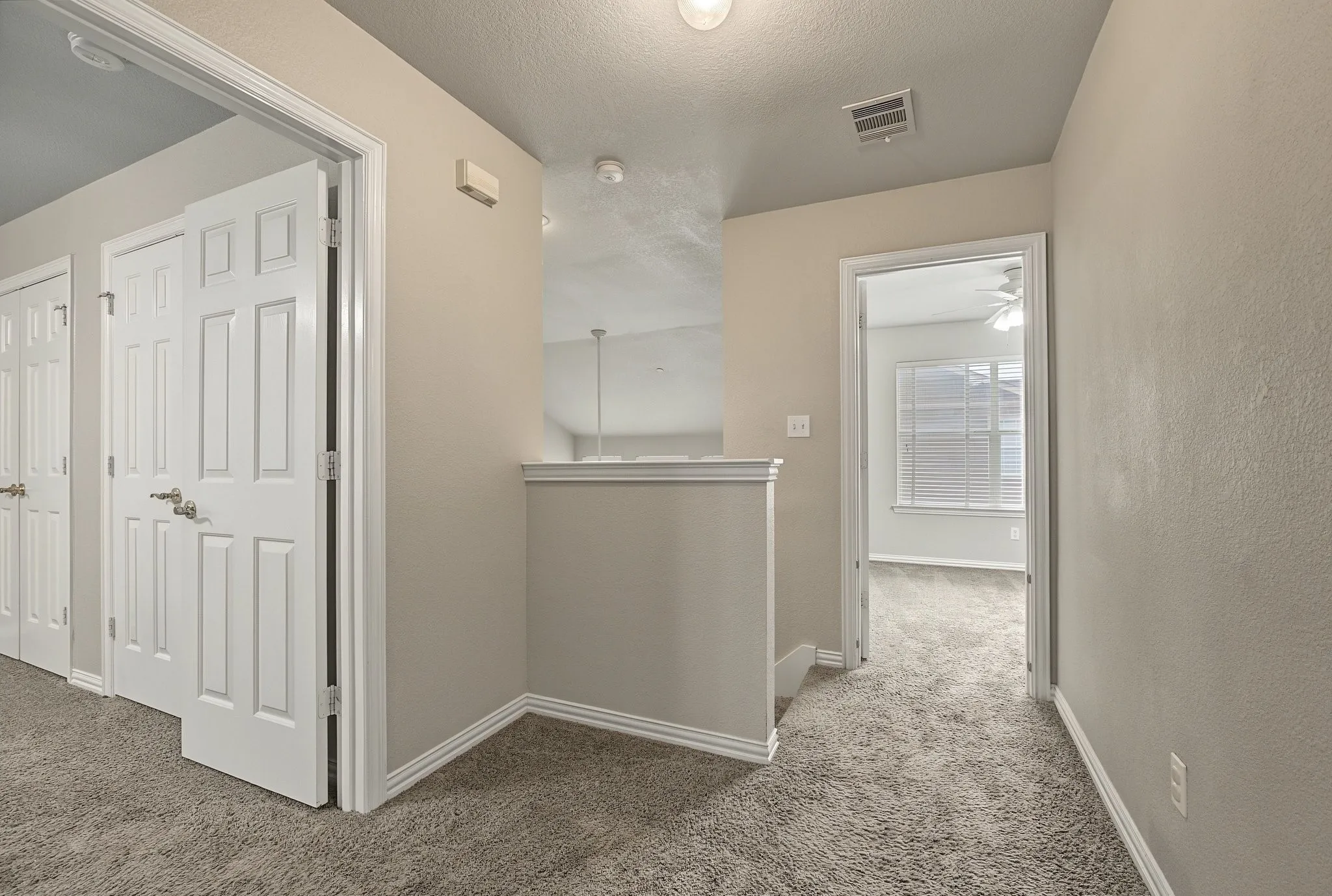 Townhouse For Rent in Collin County , 936 Cypress Creek Drive, Plano, Texas 75025, 3 Bedroom, 3 Bathroom, 2 Garage spaces, 1,585 Sqft, built in 2000, mls#21402896, Real Estate Agent in Plano, Homes For Rent in Collin county, Homes For Rent in Plano, Realtor in Plano Texas, Real Estate Brokerage Independent Realty Texas, Luminita Cordes Realtor
