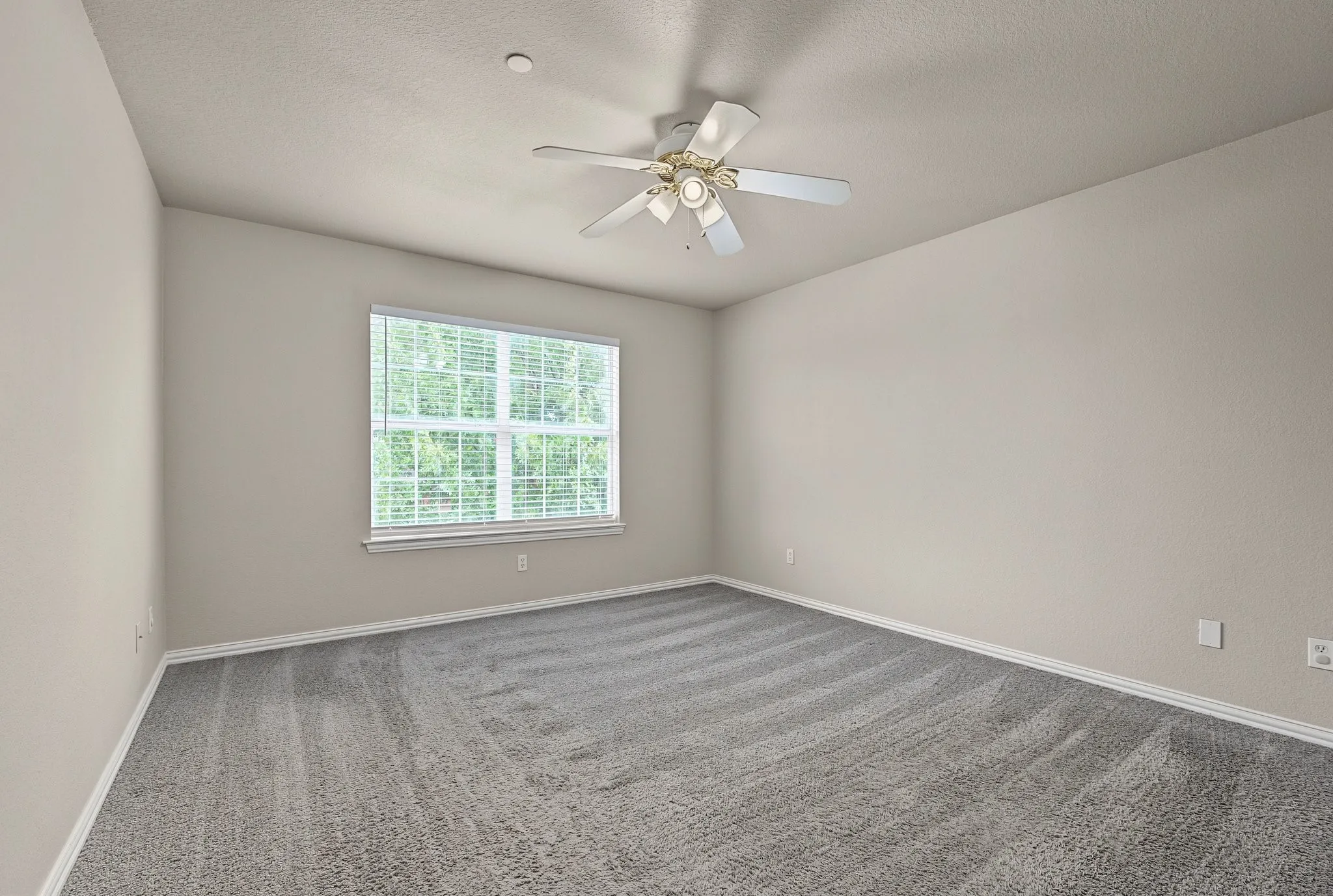 Townhouse For Rent in Collin County , 936 Cypress Creek Drive, Plano, Texas 75025, 3 Bedroom, 3 Bathroom, 2 Garage spaces, 1,585 Sqft, built in 2000, mls#21402896, Real Estate Agent in Plano, Homes For Rent in Collin county, Homes For Rent in Plano, Realtor in Plano Texas, Real Estate Brokerage Independent Realty Texas, Luminita Cordes Realtor
