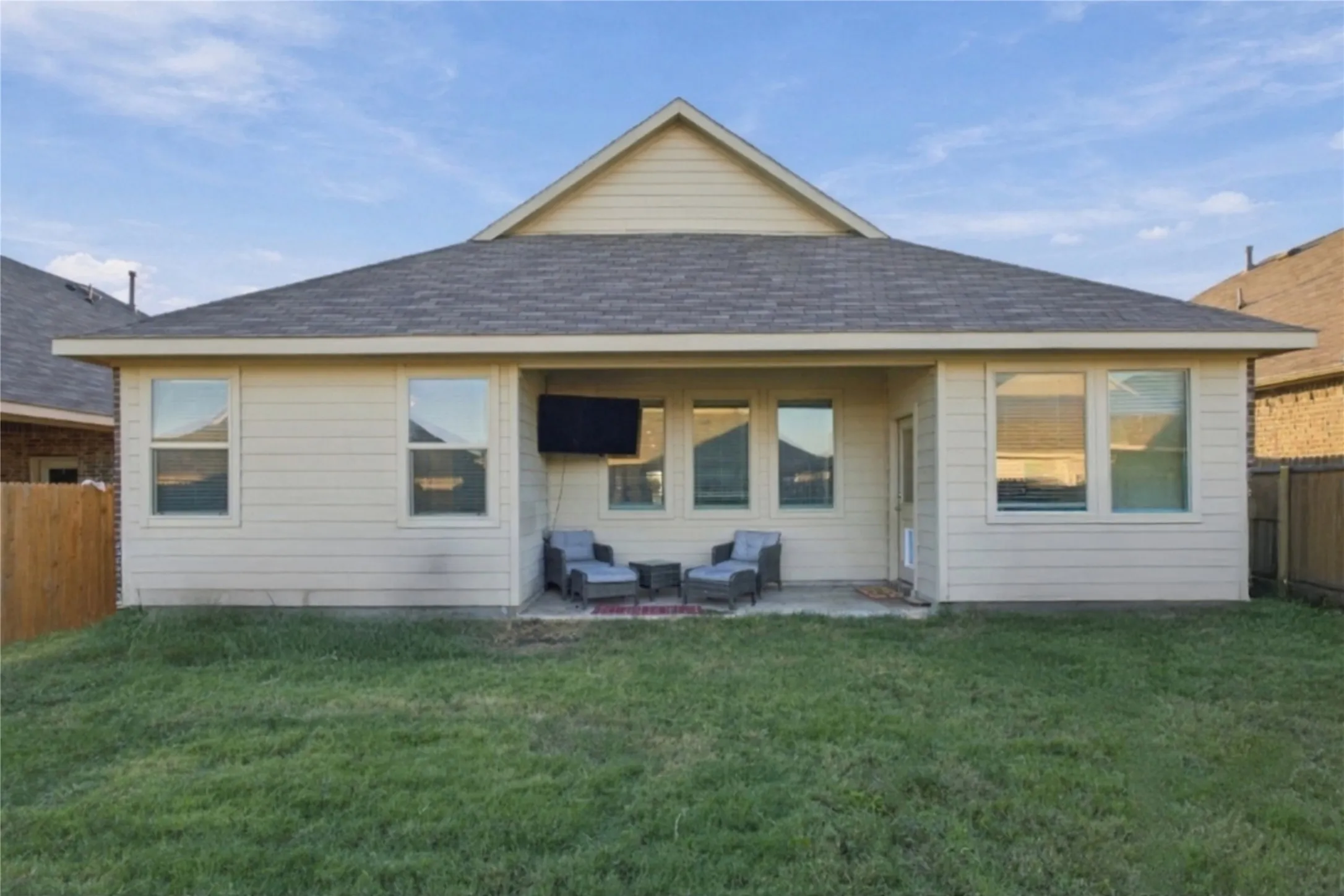 Single Family Residence For Sale in Denton County , 14808 Dusty Boot Trail, Fort Worth, Texas 76052, 4 Bedroom, 2 Bathroom, 2 Garage spaces, 1,841 Sqft, built in 2021, mls#21402902, Real Estate Agent in Fort Worth, Homes For Sale in Denton county, Homes For Sale in Fort Worth, Realtor in Fort Worth Texas, Real Estate Brokerage Independent Realty Texas, Luminita Cordes Realtor