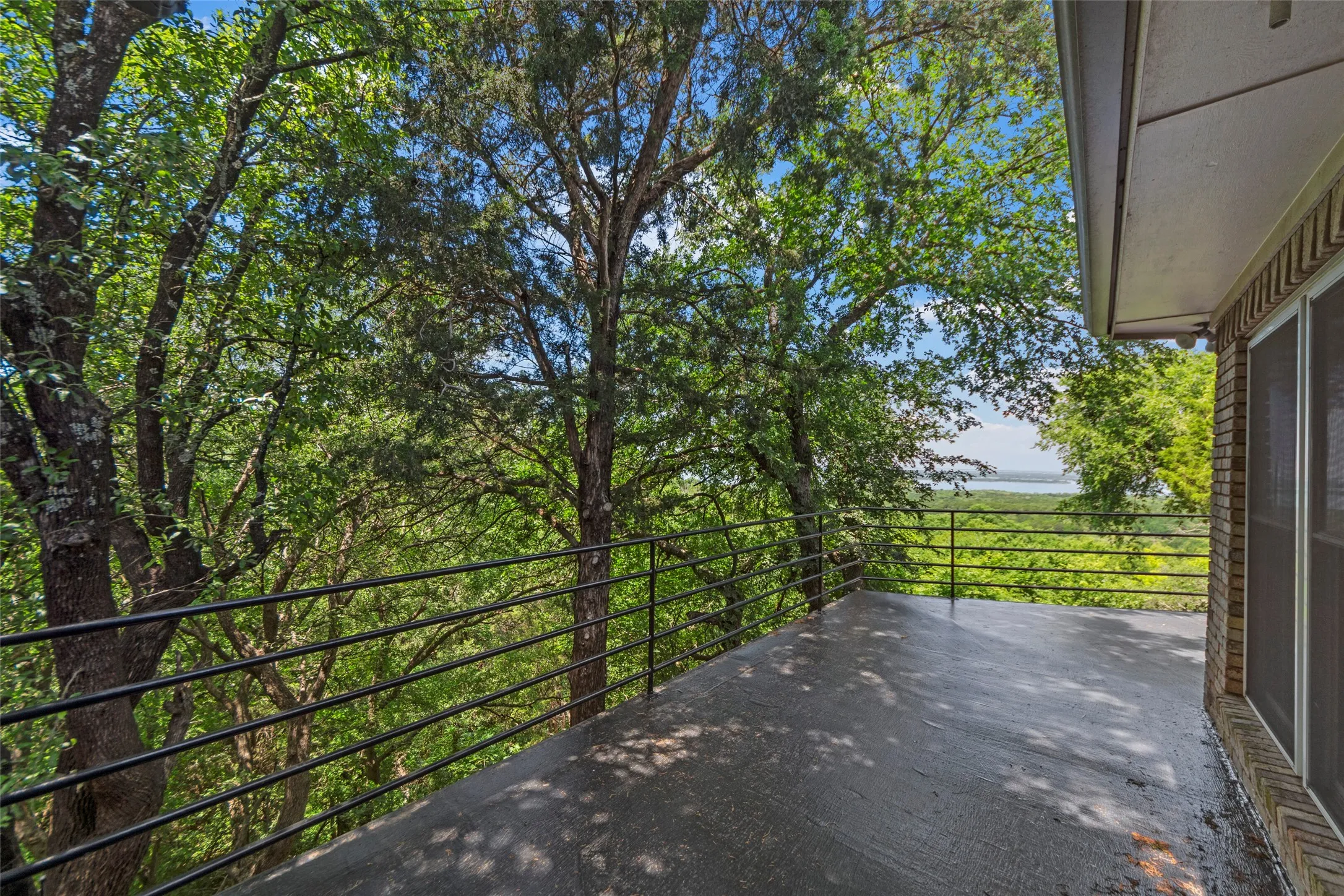 Single Family Residence For Rent in Dallas County , 2032 Juniper Ridge Road, Cedar Hill, Texas 75104, 4 Bedroom, 3 Bathroom, 3 Garage spaces, 3,991 Sqft, built in 1990, mls#21402903, Real Estate Agent in Cedar Hill, Homes For Rent in Dallas county, Homes For Rent in Cedar Hill, Realtor in Cedar Hill Texas, Real Estate Brokerage Independent Realty Texas, Luminita Cordes Realtor
