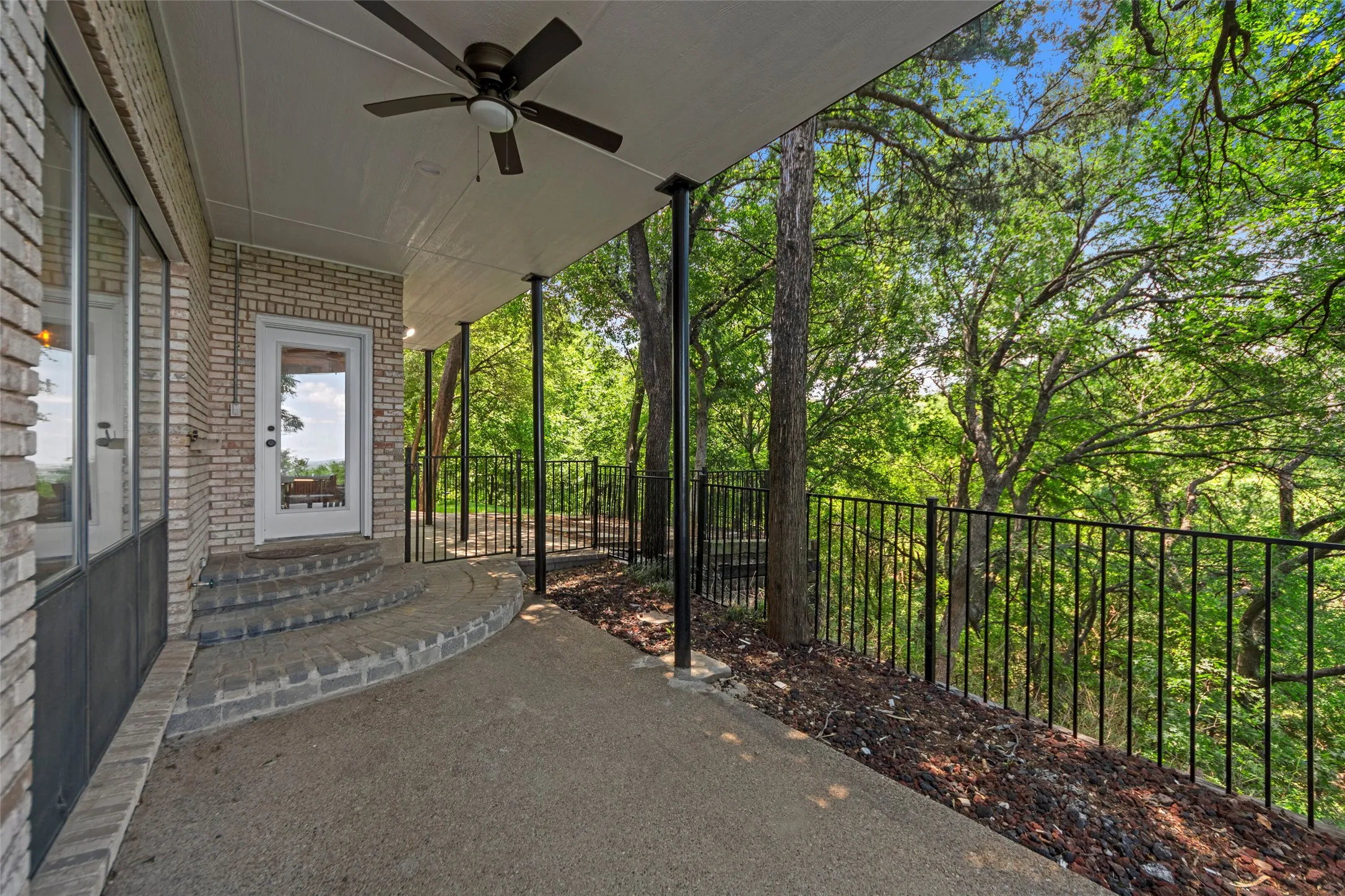 Single Family Residence For Rent in Dallas County , 2032 Juniper Ridge Road, Cedar Hill, Texas 75104, 4 Bedroom, 3 Bathroom, 3 Garage spaces, 3,991 Sqft, built in 1990, mls#21402903, Real Estate Agent in Cedar Hill, Homes For Rent in Dallas county, Homes For Rent in Cedar Hill, Realtor in Cedar Hill Texas, Real Estate Brokerage Independent Realty Texas, Luminita Cordes Realtor