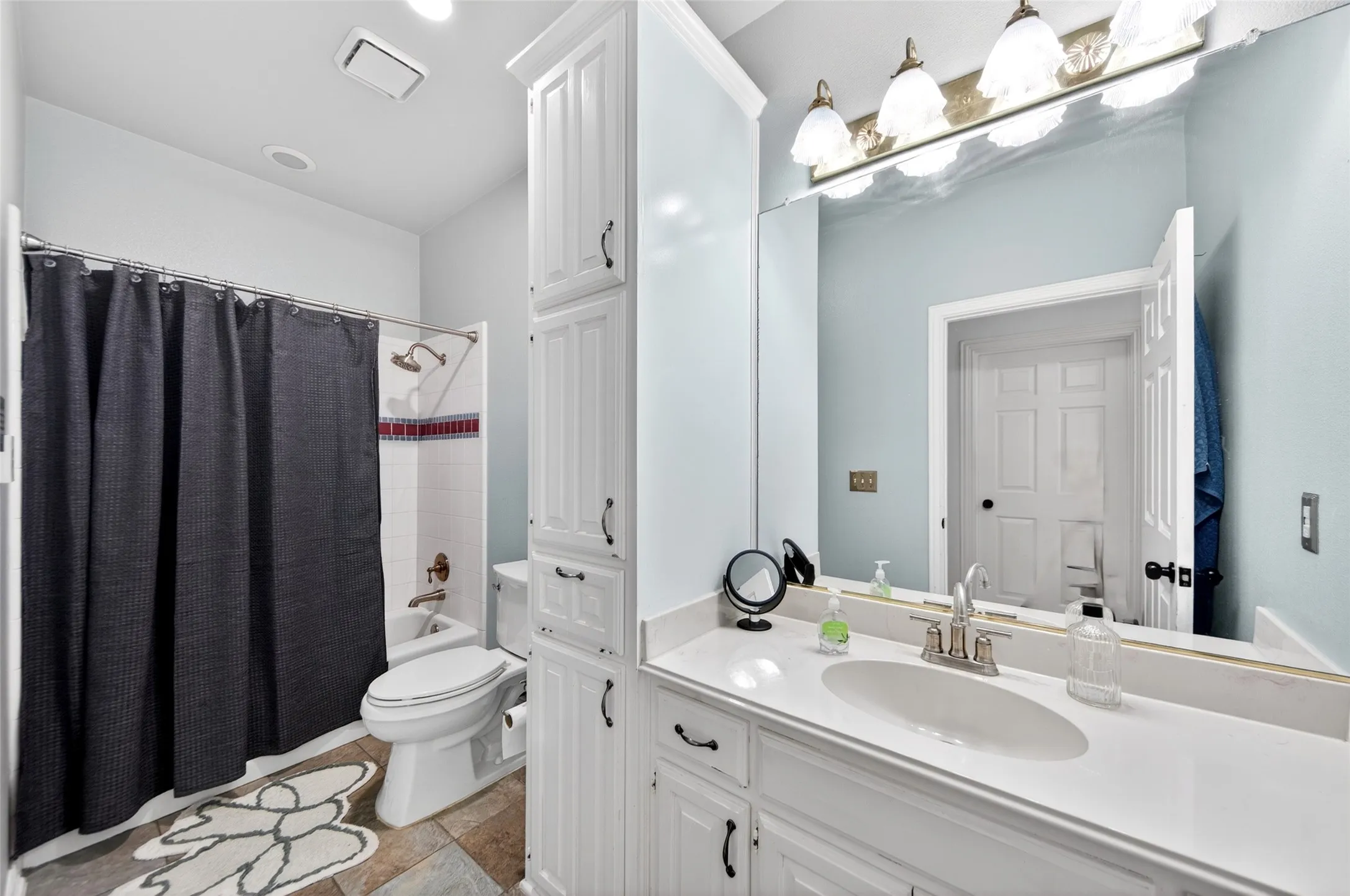 Single Family Residence For Rent in Dallas County , 2032 Juniper Ridge Road, Cedar Hill, Texas 75104, 4 Bedroom, 3 Bathroom, 3 Garage spaces, 3,991 Sqft, built in 1990, mls#21402903, Real Estate Agent in Cedar Hill, Homes For Rent in Dallas county, Homes For Rent in Cedar Hill, Realtor in Cedar Hill Texas, Real Estate Brokerage Independent Realty Texas, Luminita Cordes Realtor