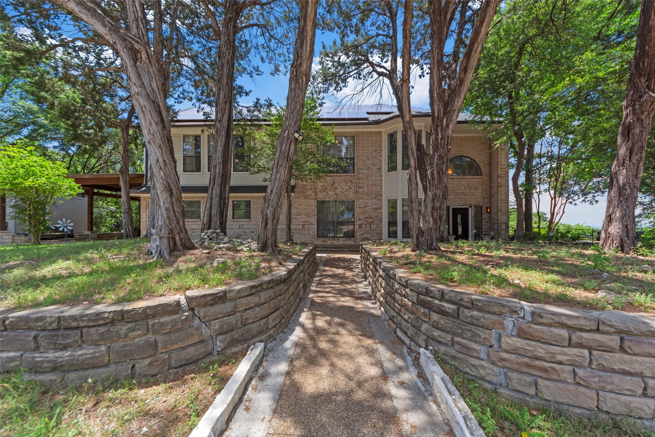 Single Family Residence For Rent in Dallas County , 2032 Juniper Ridge Road, Cedar Hill, Texas 75104, 4 Bedroom, 3 Bathroom, 3 Garage spaces, 3,991 Sqft, built in 1990, mls#21402903, Real Estate Agent in Cedar Hill, Homes For Rent in Dallas county, Homes For Rent in Cedar Hill, Realtor in Cedar Hill Texas, Real Estate Brokerage Independent Realty Texas, Luminita Cordes Realtor