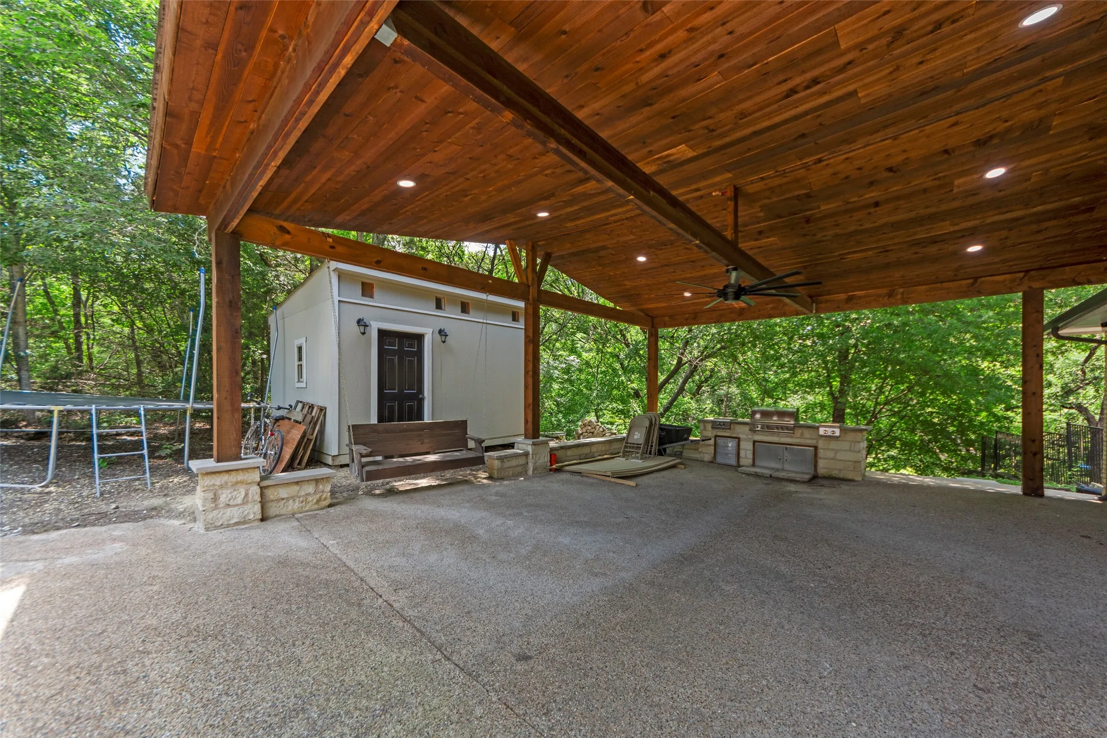 Single Family Residence For Rent in Dallas County , 2032 Juniper Ridge Road, Cedar Hill, Texas 75104, 4 Bedroom, 3 Bathroom, 3 Garage spaces, 3,991 Sqft, built in 1990, mls#21402903, Real Estate Agent in Cedar Hill, Homes For Rent in Dallas county, Homes For Rent in Cedar Hill, Realtor in Cedar Hill Texas, Real Estate Brokerage Independent Realty Texas, Luminita Cordes Realtor