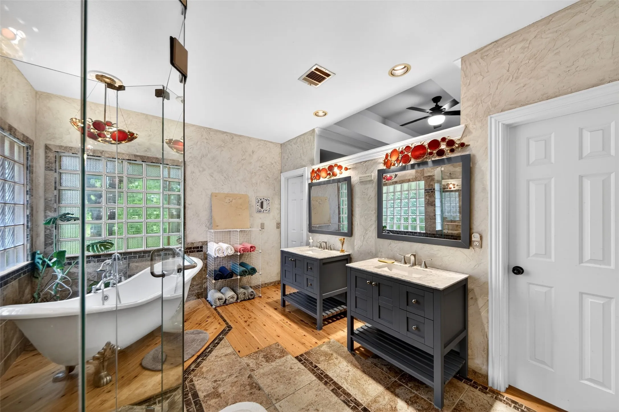 Single Family Residence For Rent in Dallas County , 2032 Juniper Ridge Road, Cedar Hill, Texas 75104, 4 Bedroom, 3 Bathroom, 3 Garage spaces, 3,991 Sqft, built in 1990, mls#21402903, Real Estate Agent in Cedar Hill, Homes For Rent in Dallas county, Homes For Rent in Cedar Hill, Realtor in Cedar Hill Texas, Real Estate Brokerage Independent Realty Texas, Luminita Cordes Realtor