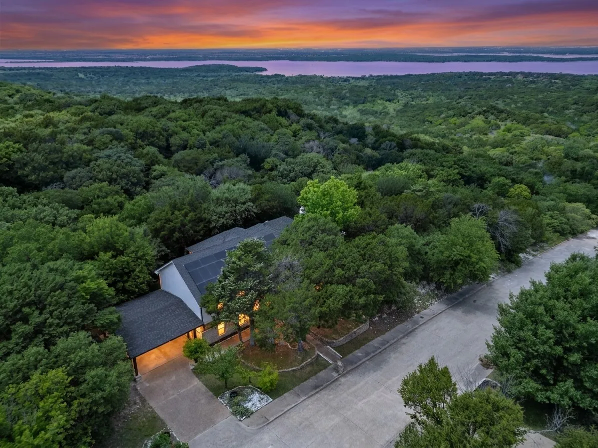 Single Family Residence For Rent in Dallas County , 2032 Juniper Ridge Road, Cedar Hill, Texas 75104, 4 Bedroom, 3 Bathroom, 3 Garage spaces, 3,991 Sqft, built in 1990, mls#21402903, Real Estate Agent in Cedar Hill, Homes For Rent in Dallas county, Homes For Rent in Cedar Hill, Realtor in Cedar Hill Texas, Real Estate Brokerage Independent Realty Texas, Luminita Cordes Realtor