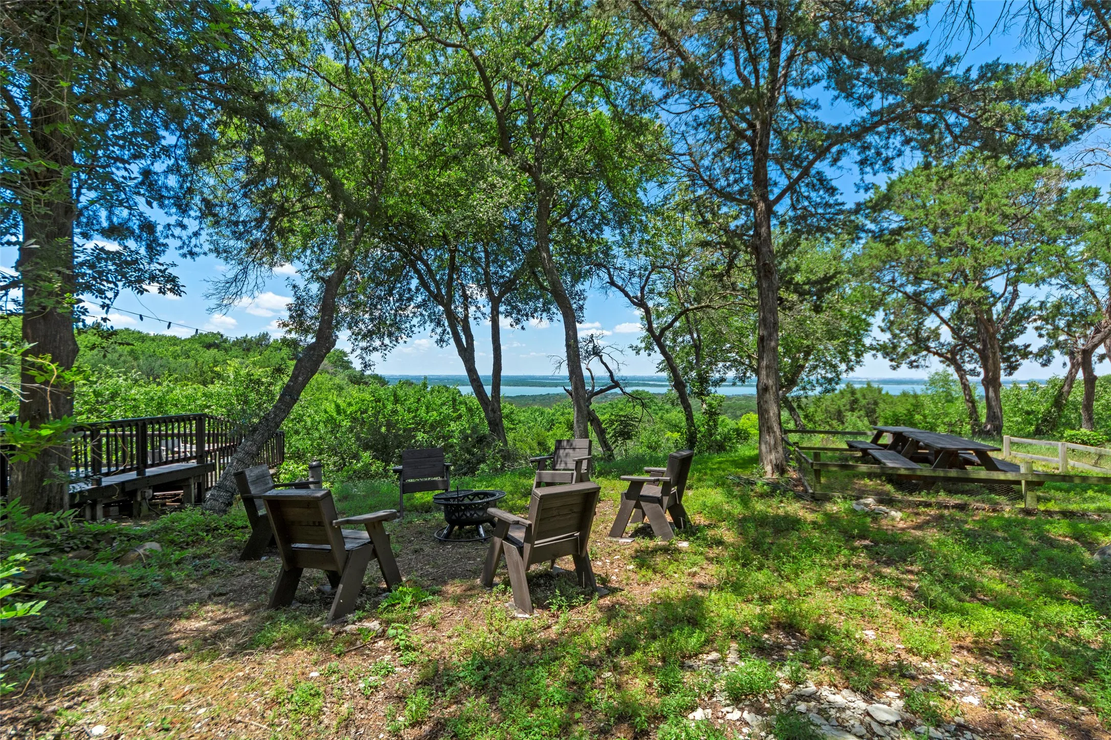 Single Family Residence For Rent in Dallas County , 2032 Juniper Ridge Road, Cedar Hill, Texas 75104, 4 Bedroom, 3 Bathroom, 3 Garage spaces, 3,991 Sqft, built in 1990, mls#21402903, Real Estate Agent in Cedar Hill, Homes For Rent in Dallas county, Homes For Rent in Cedar Hill, Realtor in Cedar Hill Texas, Real Estate Brokerage Independent Realty Texas, Luminita Cordes Realtor