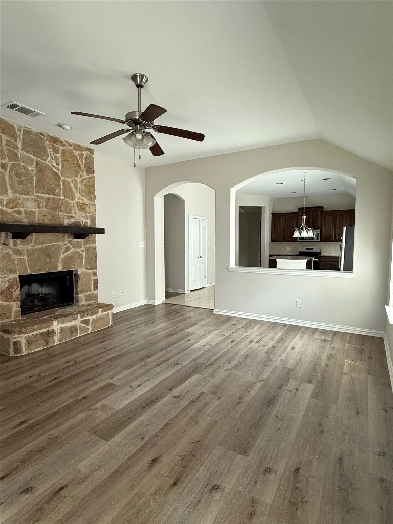 Single Family Residence For Rent in Collin County , 5709 Centeridge Lane, Mc Kinney, Texas 75071, 3 Bedroom, 4 Bathroom, 2 Garage spaces, 2,414 Sqft, built in 2013, mls#21402881, Real Estate Agent in Mc Kinney, Homes For Rent in Collin county, Homes For Rent in Mc Kinney, Realtor in Mc Kinney Texas, Real Estate Brokerage Independent Realty Texas, Luminita Cordes Realtor