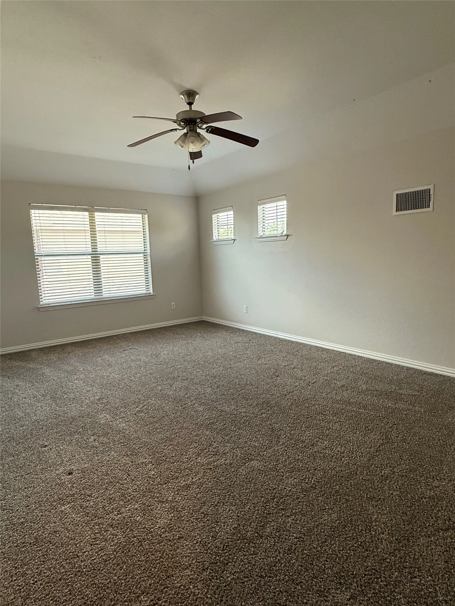 Single Family Residence For Rent in Collin County , 5709 Centeridge Lane, Mc Kinney, Texas 75071, 3 Bedroom, 4 Bathroom, 2 Garage spaces, 2,414 Sqft, built in 2013, mls#21402881, Real Estate Agent in Mc Kinney, Homes For Rent in Collin county, Homes For Rent in Mc Kinney, Realtor in Mc Kinney Texas, Real Estate Brokerage Independent Realty Texas, Luminita Cordes Realtor