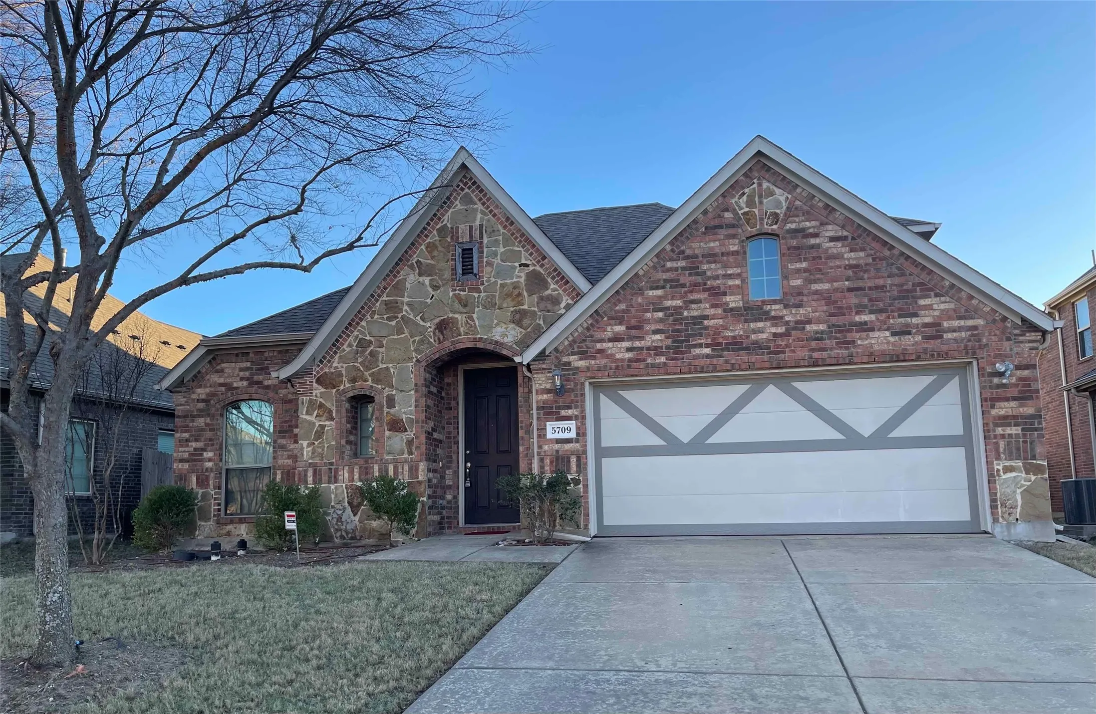 Single Family Residence For Rent in Collin County , 5709 Centeridge Lane, Mc Kinney, Texas 75071, 3 Bedroom, 4 Bathroom, 2 Garage spaces, 2,414 Sqft, built in 2013, mls#21402881, Real Estate Agent in Mc Kinney, Homes For Rent in Collin county, Homes For Rent in Mc Kinney, Realtor in Mc Kinney Texas, Real Estate Brokerage Independent Realty Texas, Luminita Cordes Realtor