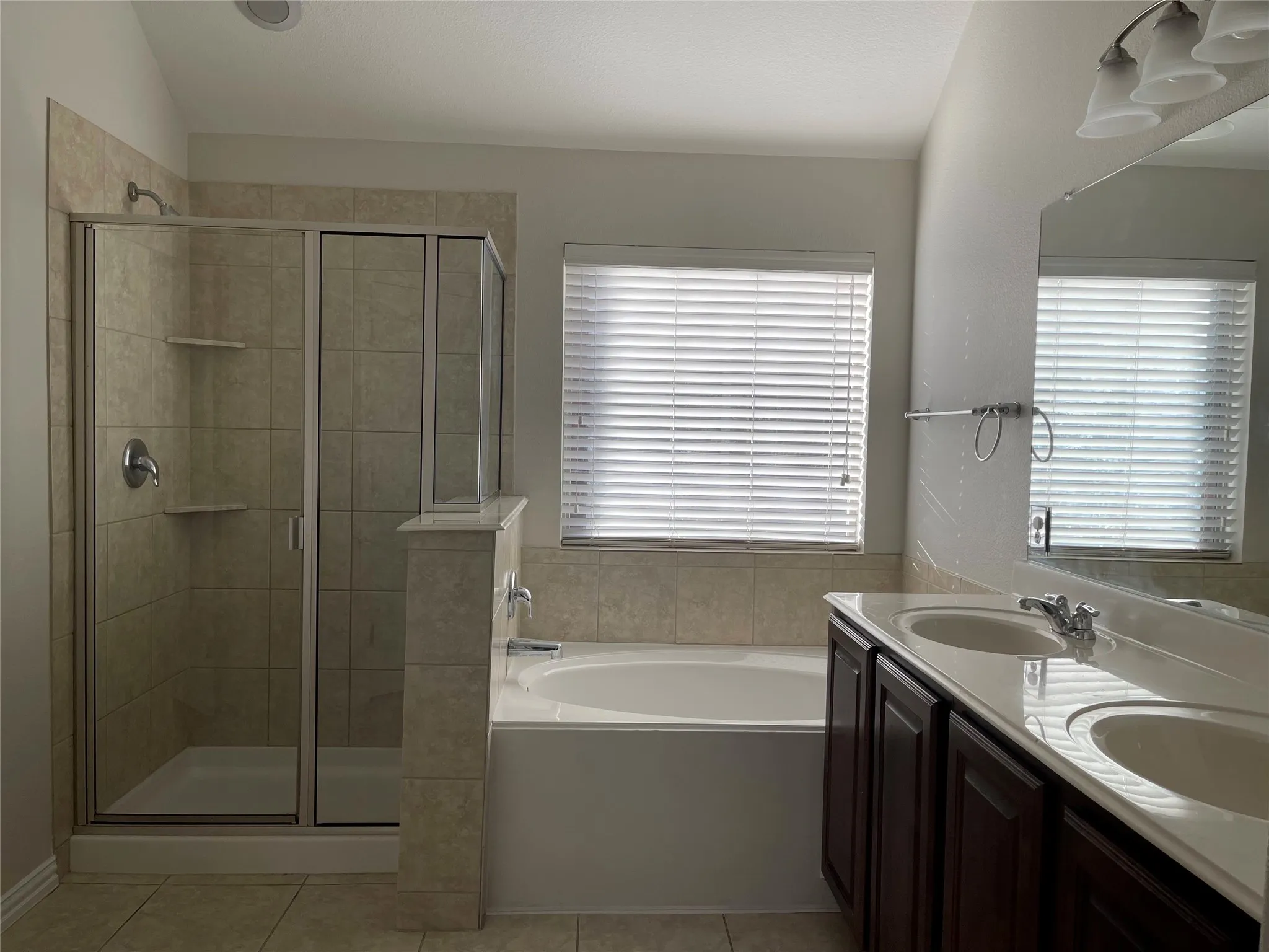 Single Family Residence For Rent in Collin County , 5709 Centeridge Lane, Mc Kinney, Texas 75071, 3 Bedroom, 4 Bathroom, 2 Garage spaces, 2,414 Sqft, built in 2013, mls#21402881, Real Estate Agent in Mc Kinney, Homes For Rent in Collin county, Homes For Rent in Mc Kinney, Realtor in Mc Kinney Texas, Real Estate Brokerage Independent Realty Texas, Luminita Cordes Realtor