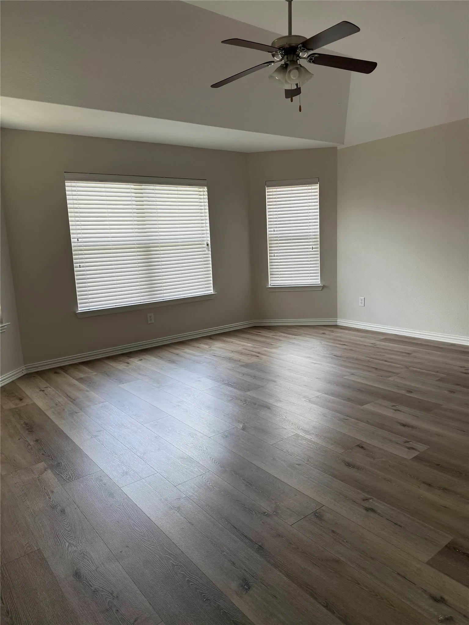 Single Family Residence For Rent in Collin County , 5709 Centeridge Lane, Mc Kinney, Texas 75071, 3 Bedroom, 4 Bathroom, 2 Garage spaces, 2,414 Sqft, built in 2013, mls#21402881, Real Estate Agent in Mc Kinney, Homes For Rent in Collin county, Homes For Rent in Mc Kinney, Realtor in Mc Kinney Texas, Real Estate Brokerage Independent Realty Texas, Luminita Cordes Realtor