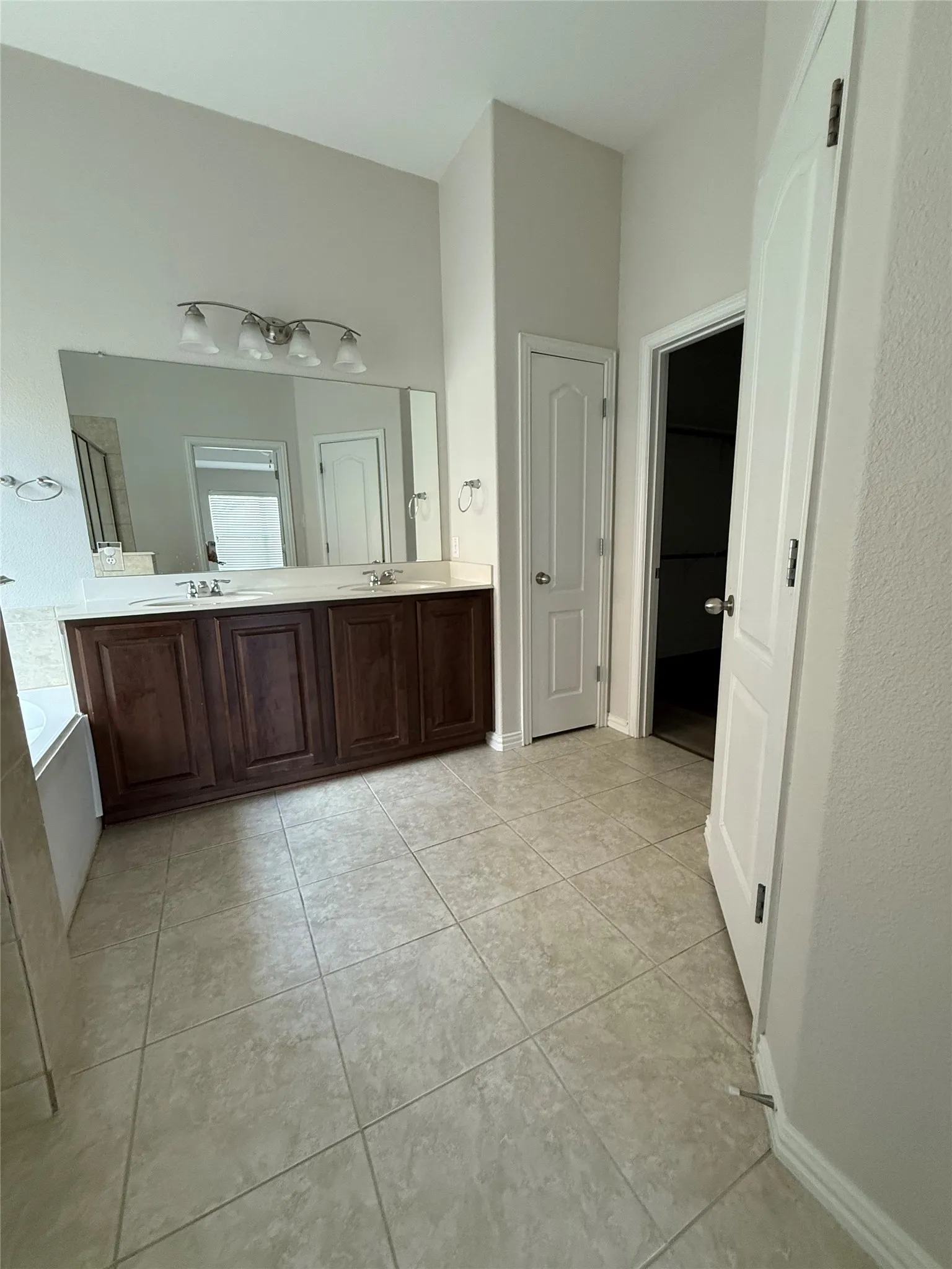 Single Family Residence For Rent in Collin County , 5709 Centeridge Lane, Mc Kinney, Texas 75071, 3 Bedroom, 4 Bathroom, 2 Garage spaces, 2,414 Sqft, built in 2013, mls#21402881, Real Estate Agent in Mc Kinney, Homes For Rent in Collin county, Homes For Rent in Mc Kinney, Realtor in Mc Kinney Texas, Real Estate Brokerage Independent Realty Texas, Luminita Cordes Realtor