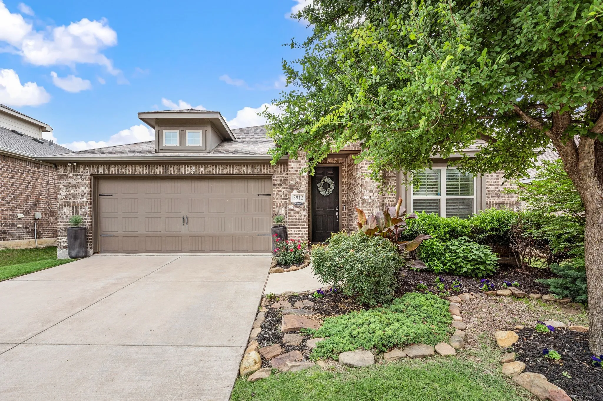 Single Family Residence For Rent in Collin County , 5912 Aster Drive, Mc Kinney, Texas 75071, 3 Bedroom, 2 Bathroom, 2 Garage spaces, 1,799 Sqft, built in 2018, mls#21402397, Real Estate Agent in Mc Kinney, Homes For Rent in Collin county, Homes For Rent in Mc Kinney, Realtor in Mc Kinney Texas, Real Estate Brokerage Independent Realty Texas, Luminita Cordes Realtor