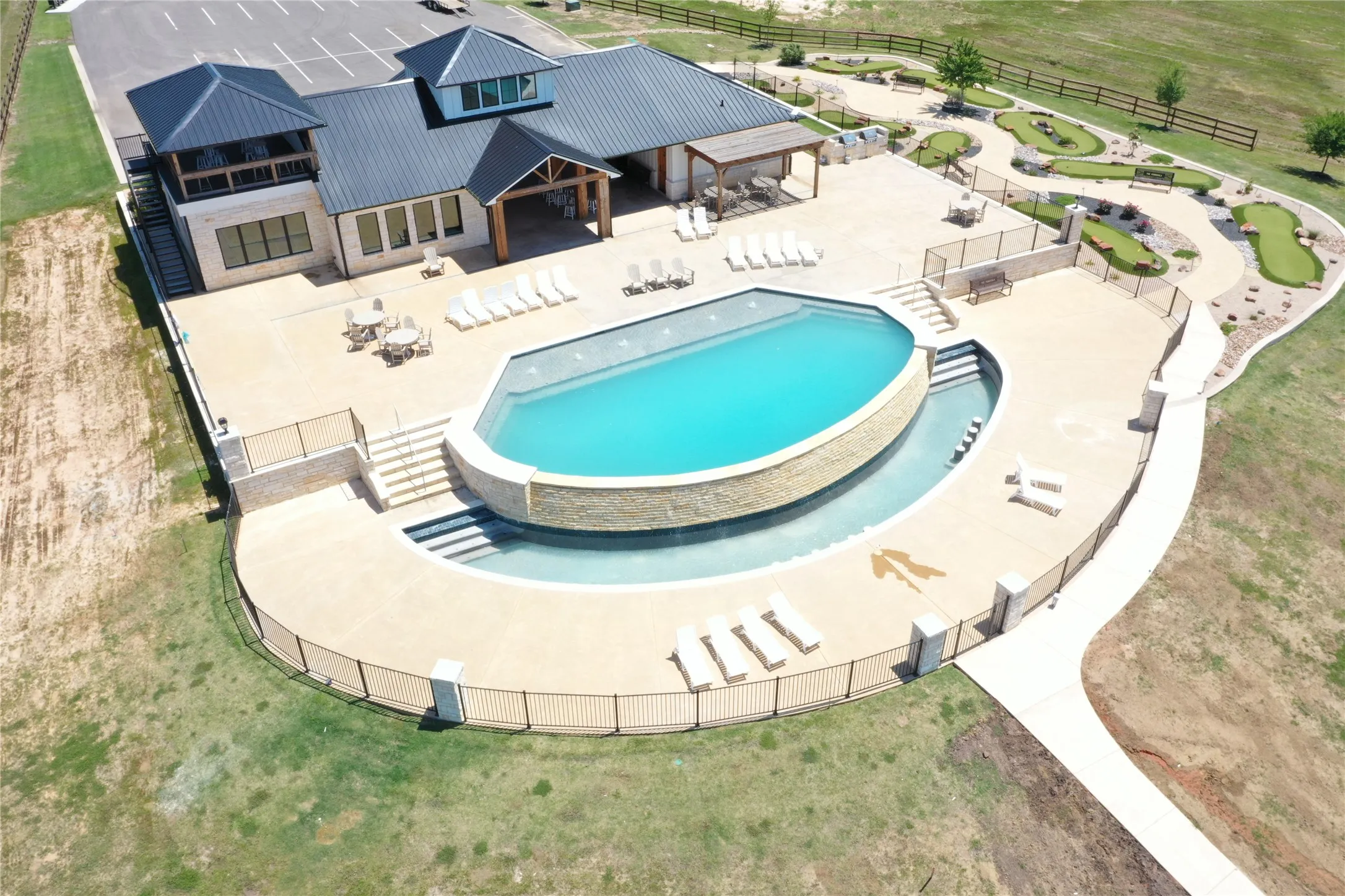 Clubhouse infinity edge pool