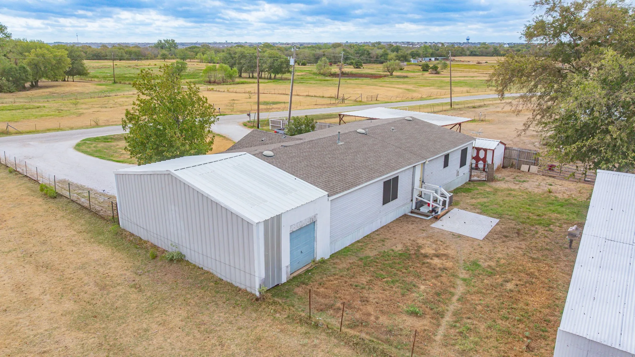 Farm For Sale in Denton County , 4703 Pure Country Lane, Aubrey, Texas 76227, 4 Bedroom, 2 Bathroom, 2 Garage spaces, 2,436 Sqft, built in 1990, mls#21401417, Real Estate Agent in Aubrey, Homes For Sale in Denton county, Homes For Sale in Aubrey, Realtor in Aubrey Texas, Real Estate Brokerage Independent Realty Texas, Luminita Cordes Realtor