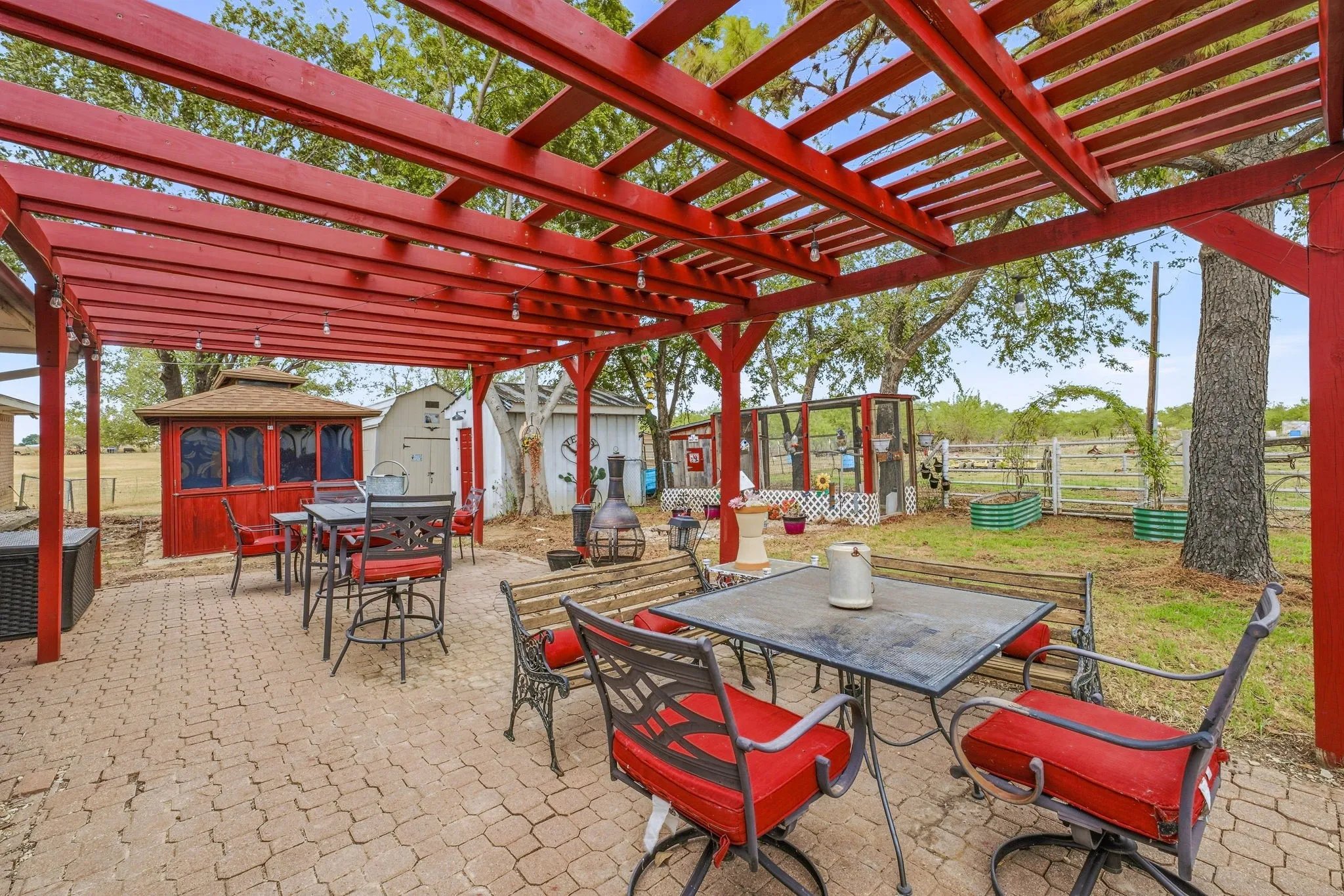 Farm For Sale in Denton County , 4703 Pure Country Lane, Aubrey, Texas 76227, 4 Bedroom, 2 Bathroom, 2 Garage spaces, 2,436 Sqft, built in 1990, mls#21401417, Real Estate Agent in Aubrey, Homes For Sale in Denton county, Homes For Sale in Aubrey, Realtor in Aubrey Texas, Real Estate Brokerage Independent Realty Texas, Luminita Cordes Realtor