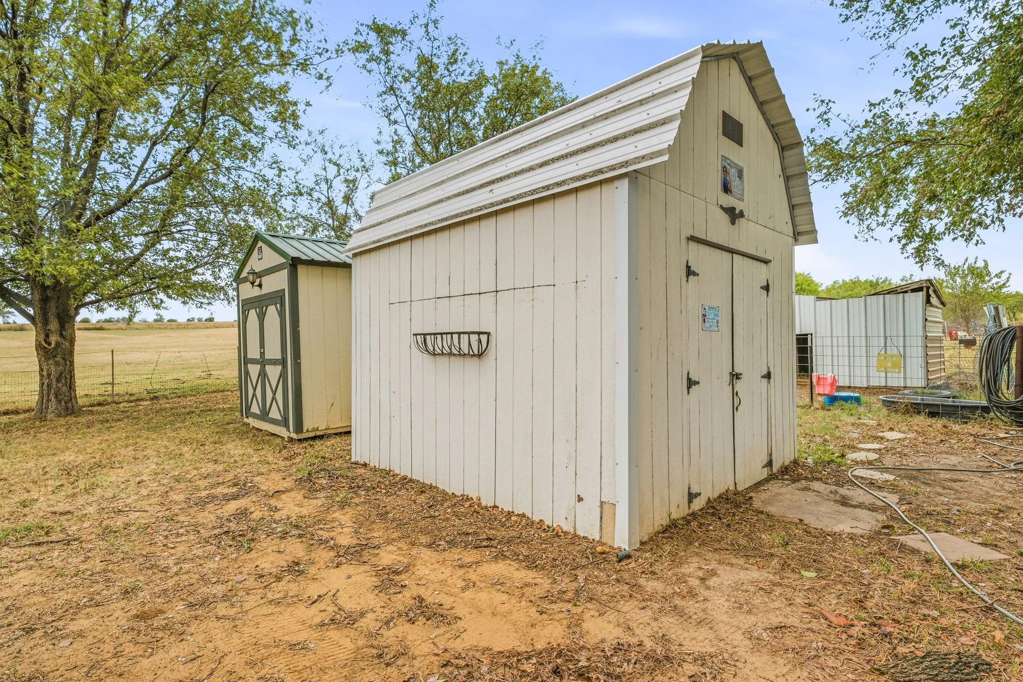 Farm For Sale in Denton County , 4703 Pure Country Lane, Aubrey, Texas 76227, 4 Bedroom, 2 Bathroom, 2 Garage spaces, 2,436 Sqft, built in 1990, mls#21401417, Real Estate Agent in Aubrey, Homes For Sale in Denton county, Homes For Sale in Aubrey, Realtor in Aubrey Texas, Real Estate Brokerage Independent Realty Texas, Luminita Cordes Realtor