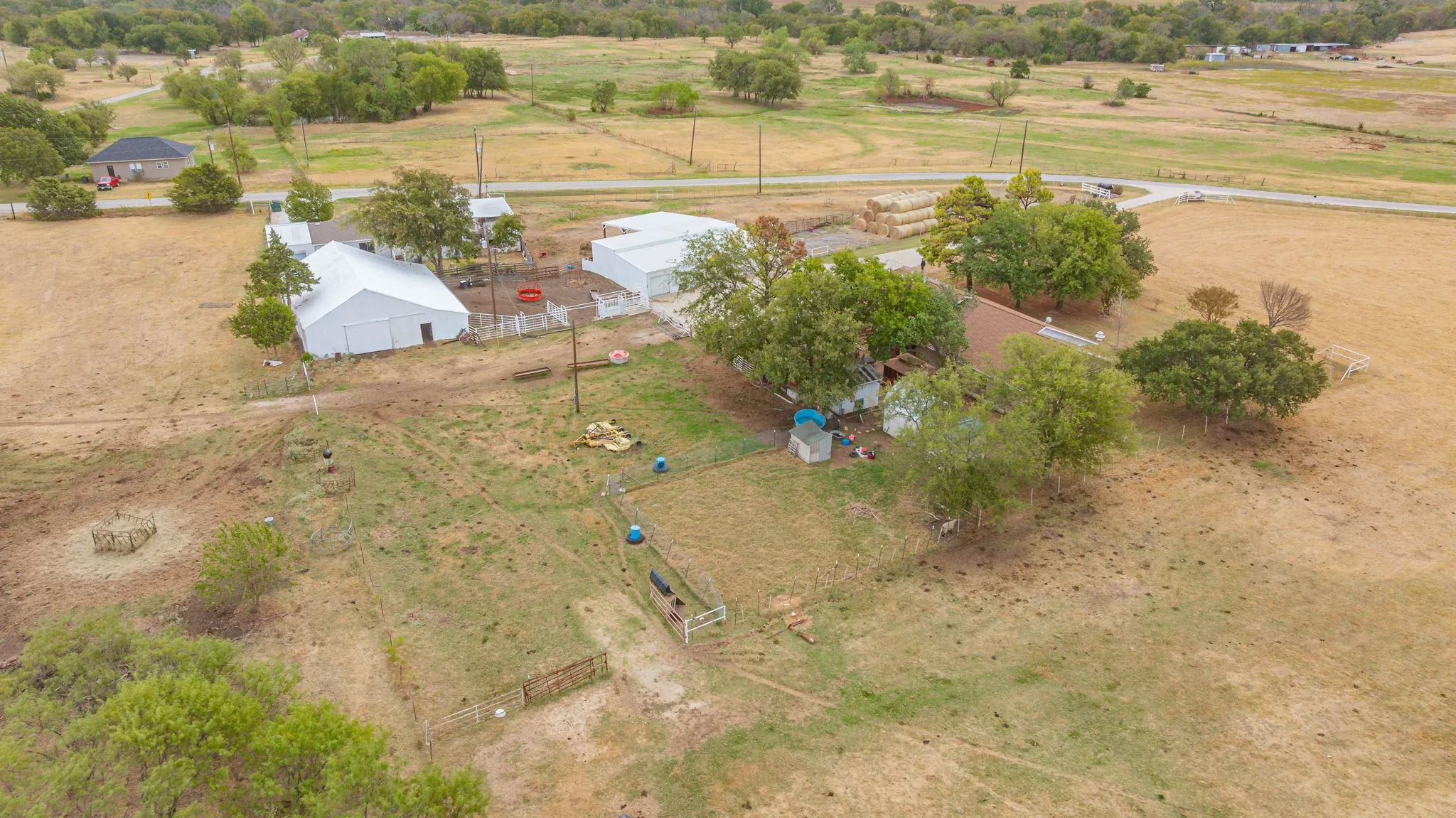 Farm For Sale in Denton County , 4703 Pure Country Lane, Aubrey, Texas 76227, 4 Bedroom, 2 Bathroom, 2 Garage spaces, 2,436 Sqft, built in 1990, mls#21401417, Real Estate Agent in Aubrey, Homes For Sale in Denton county, Homes For Sale in Aubrey, Realtor in Aubrey Texas, Real Estate Brokerage Independent Realty Texas, Luminita Cordes Realtor
