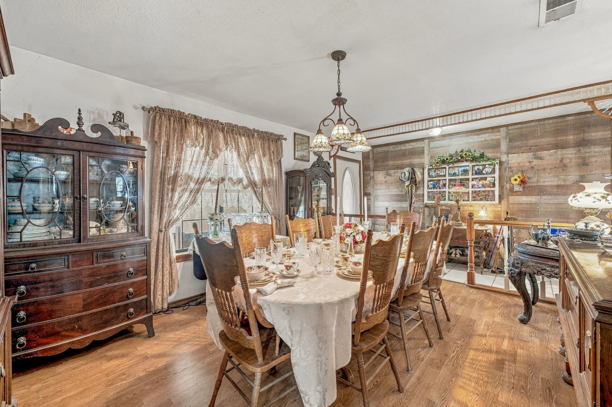 Farm For Sale in Denton County , 4703 Pure Country Lane, Aubrey, Texas 76227, 4 Bedroom, 2 Bathroom, 2 Garage spaces, 2,436 Sqft, built in 1990, mls#21401417, Real Estate Agent in Aubrey, Homes For Sale in Denton county, Homes For Sale in Aubrey, Realtor in Aubrey Texas, Real Estate Brokerage Independent Realty Texas, Luminita Cordes Realtor