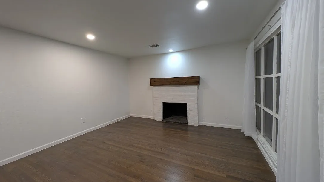 Single Family Residence For Sale in Dallas County , 1406 Eastus Drive, Dallas, Texas 75208, 3 Bedroom, 2 Bathroom, Garage spaces, 2,570 Sqft, built in 1951, mls#21400604, Real Estate Agent in Dallas, Homes For Sale in Dallas county, Homes For Sale in Dallas, Realtor in Dallas Texas, Real Estate Brokerage Independent Realty Texas, Luminita Cordes Realtor