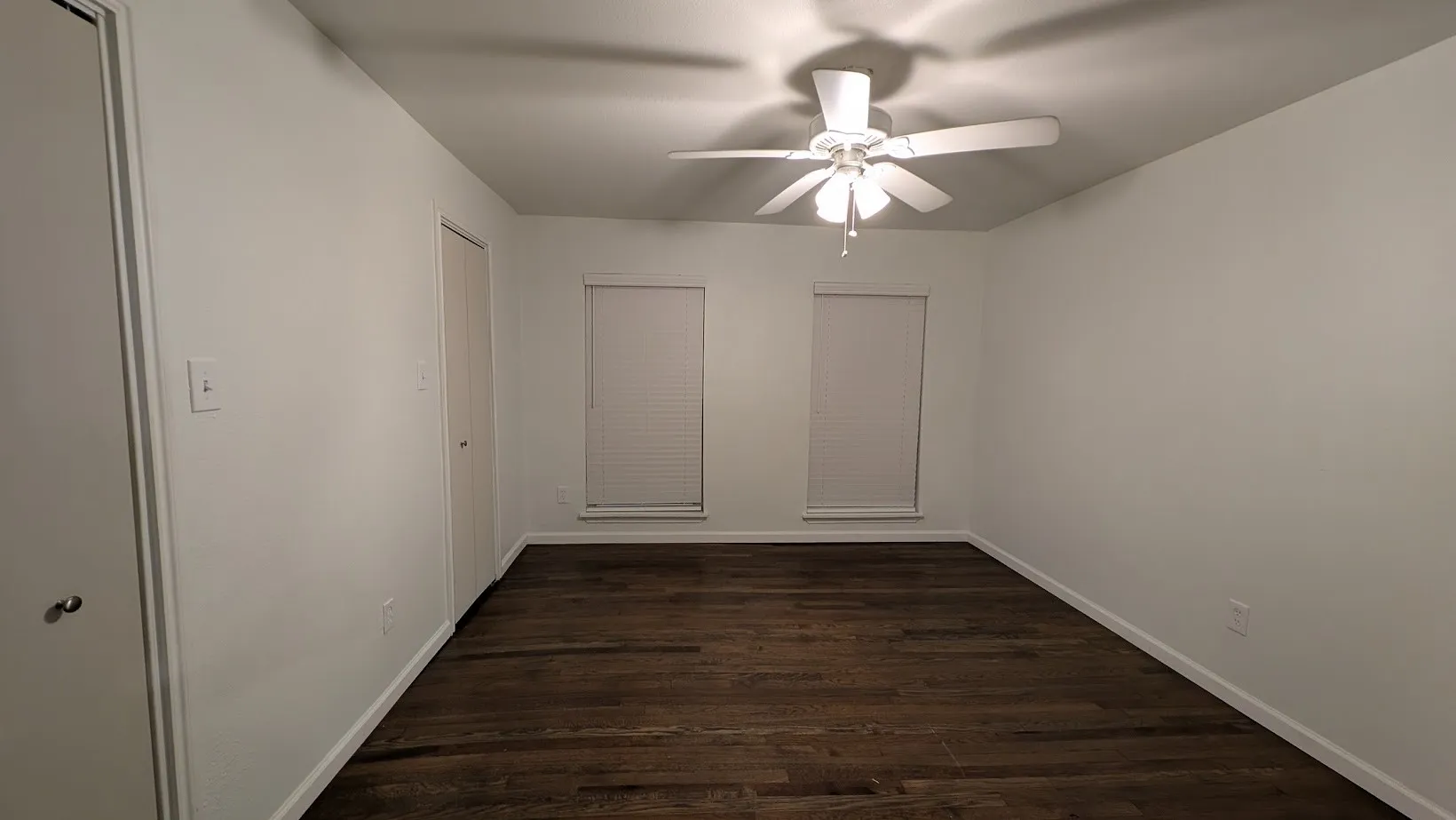 Single Family Residence For Sale in Dallas County , 1406 Eastus Drive, Dallas, Texas 75208, 3 Bedroom, 2 Bathroom, Garage spaces, 2,570 Sqft, built in 1951, mls#21400604, Real Estate Agent in Dallas, Homes For Sale in Dallas county, Homes For Sale in Dallas, Realtor in Dallas Texas, Real Estate Brokerage Independent Realty Texas, Luminita Cordes Realtor