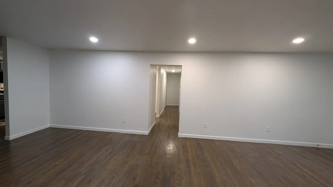 Single Family Residence For Sale in Dallas County , 1406 Eastus Drive, Dallas, Texas 75208, 3 Bedroom, 2 Bathroom, Garage spaces, 2,570 Sqft, built in 1951, mls#21400604, Real Estate Agent in Dallas, Homes For Sale in Dallas county, Homes For Sale in Dallas, Realtor in Dallas Texas, Real Estate Brokerage Independent Realty Texas, Luminita Cordes Realtor