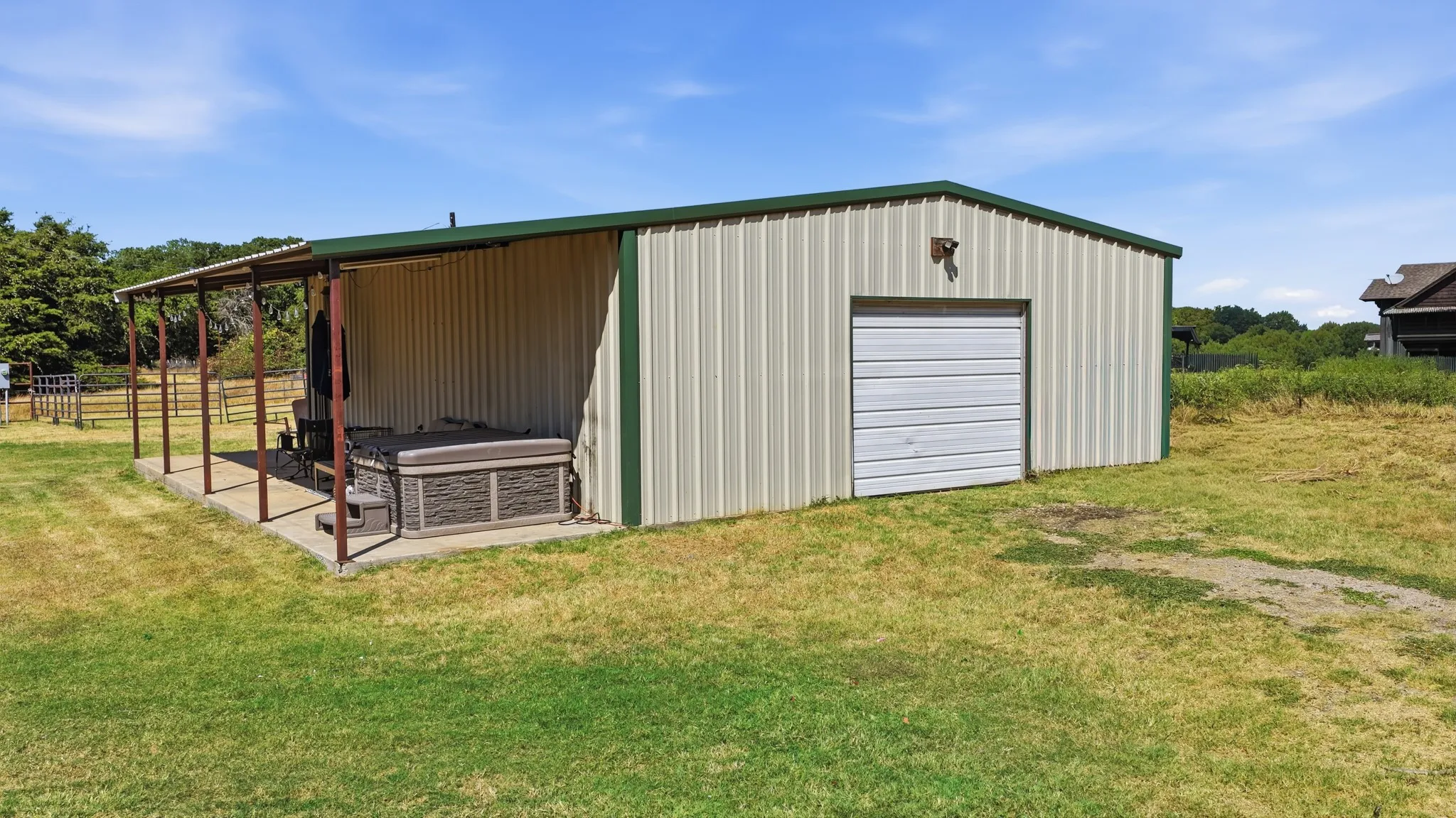 Farm For Sale in Parker County , 1870 Ross Lane 1, Springtown, Texas 76082, 3 Bedroom, 2 Bathroom, Garage spaces, 1,504 Sqft, built in 2005, mls#21402909, Real Estate Agent in Springtown, Homes For Sale in Parker county, Homes For Sale in Springtown, Realtor in Springtown Texas, Real Estate Brokerage Independent Realty Texas, Luminita Cordes Realtor