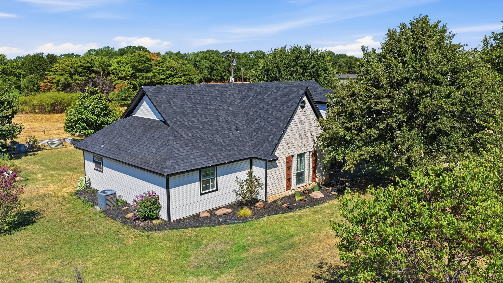 Farm For Sale in Parker County , 1870 Ross Lane 1, Springtown, Texas 76082, 3 Bedroom, 2 Bathroom, Garage spaces, 1,504 Sqft, built in 2005, mls#21402909, Real Estate Agent in Springtown, Homes For Sale in Parker county, Homes For Sale in Springtown, Realtor in Springtown Texas, Real Estate Brokerage Independent Realty Texas, Luminita Cordes Realtor