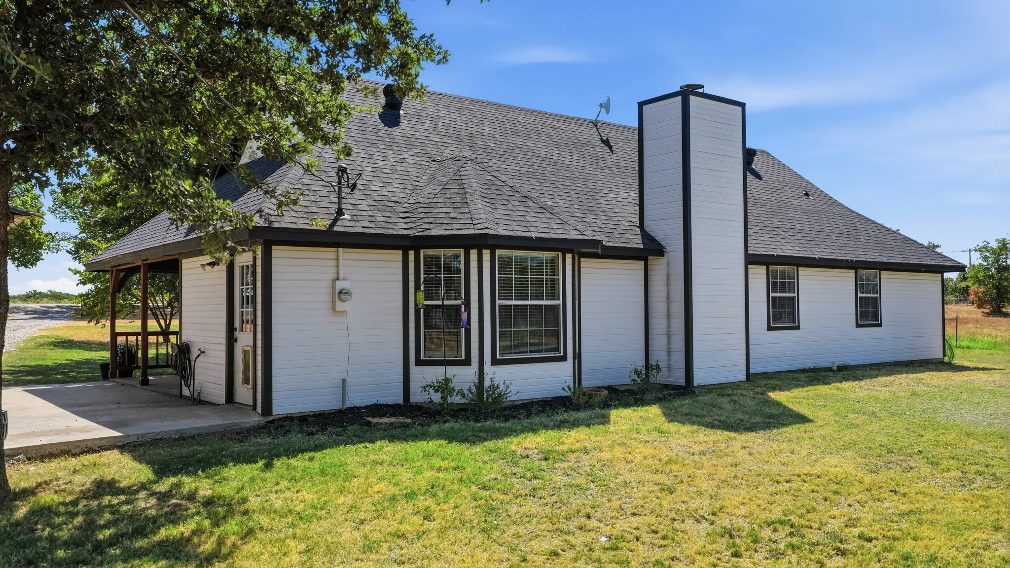Farm For Sale in Parker County , 1870 Ross Lane 1, Springtown, Texas 76082, 3 Bedroom, 2 Bathroom, Garage spaces, 1,504 Sqft, built in 2005, mls#21402909, Real Estate Agent in Springtown, Homes For Sale in Parker county, Homes For Sale in Springtown, Realtor in Springtown Texas, Real Estate Brokerage Independent Realty Texas, Luminita Cordes Realtor