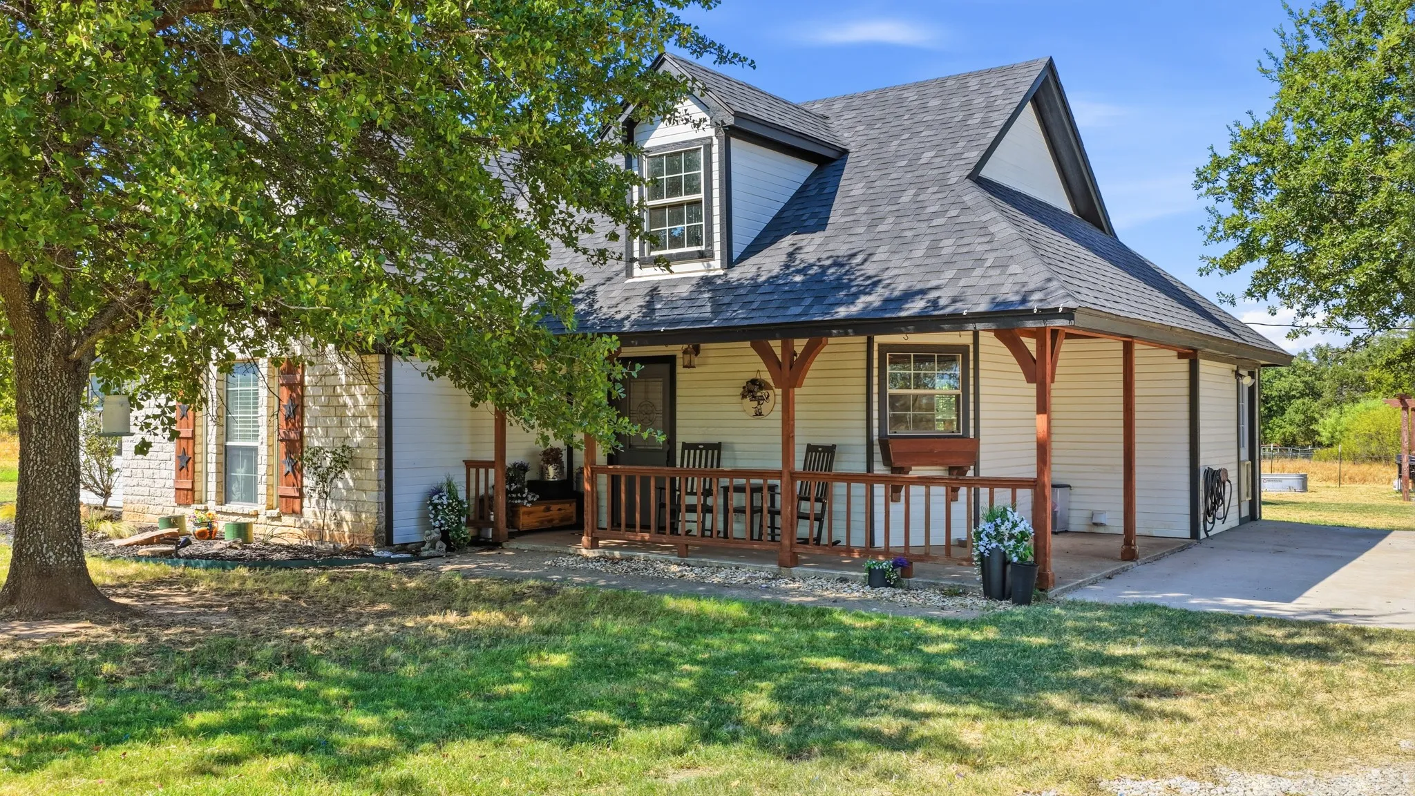 Farm For Sale in Parker County , 1870 Ross Lane 1, Springtown, Texas 76082, 3 Bedroom, 2 Bathroom, Garage spaces, 1,504 Sqft, built in 2005, mls#21402909, Real Estate Agent in Springtown, Homes For Sale in Parker county, Homes For Sale in Springtown, Realtor in Springtown Texas, Real Estate Brokerage Independent Realty Texas, Luminita Cordes Realtor