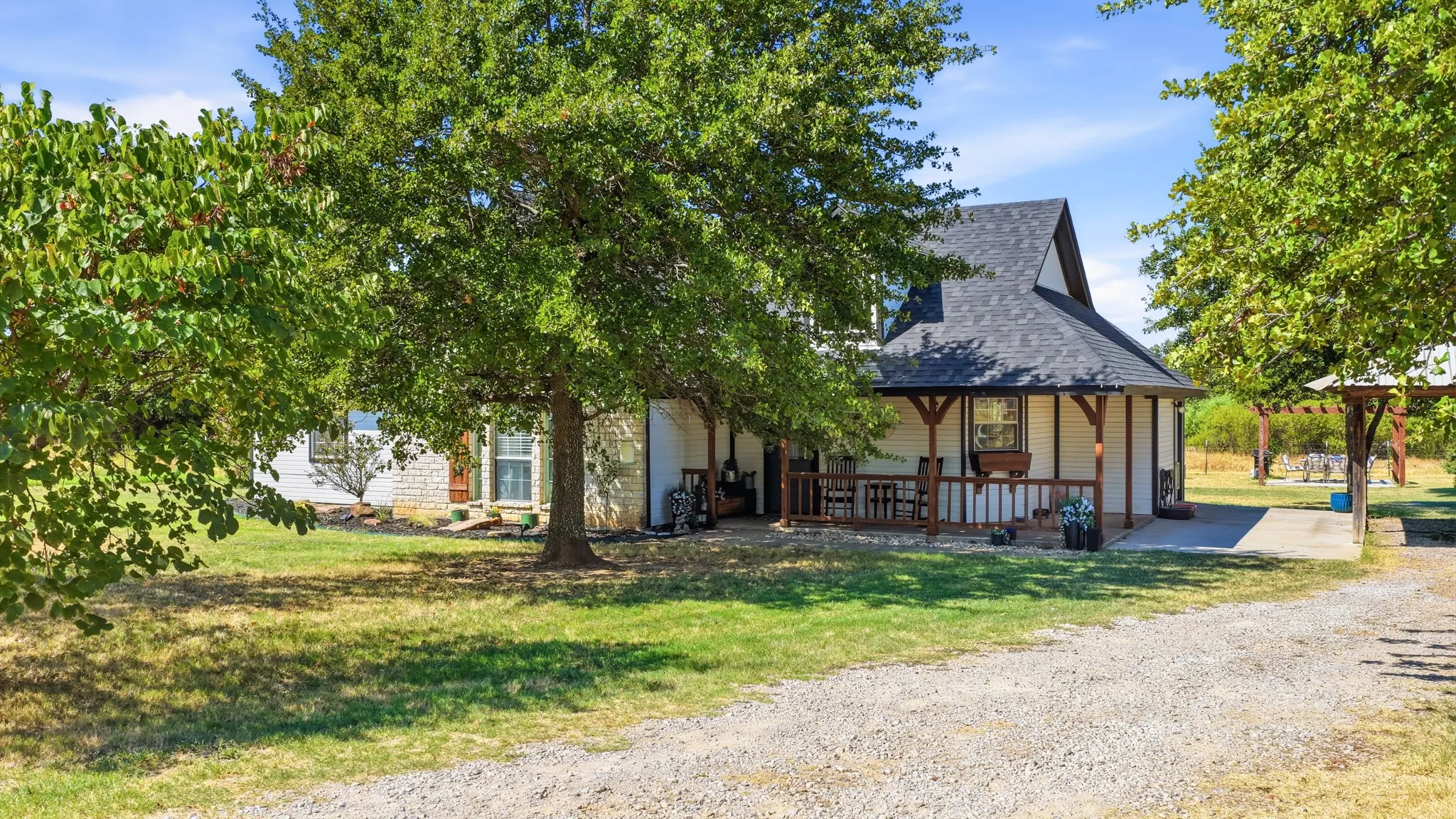 Farm For Sale in Parker County , 1870 Ross Lane 1, Springtown, Texas 76082, 3 Bedroom, 2 Bathroom, Garage spaces, 1,504 Sqft, built in 2005, mls#21402909, Real Estate Agent in Springtown, Homes For Sale in Parker county, Homes For Sale in Springtown, Realtor in Springtown Texas, Real Estate Brokerage Independent Realty Texas, Luminita Cordes Realtor