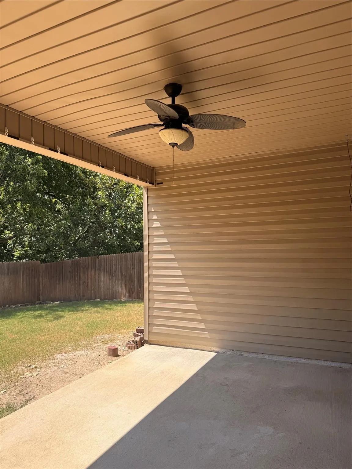 Single Family Residence For Rent in Tarrant County , 5049 Britton Ridge Lane, Fort Worth, Texas 76179, 3 Bedroom, 2 Bathroom, 2 Garage spaces, 1,399 Sqft, built in 2009, mls#21402557, Real Estate Agent in Fort Worth, Homes For Rent in Tarrant county, Homes For Rent in Fort Worth, Realtor in Fort Worth Texas, Real Estate Brokerage Independent Realty Texas, Luminita Cordes Realtor