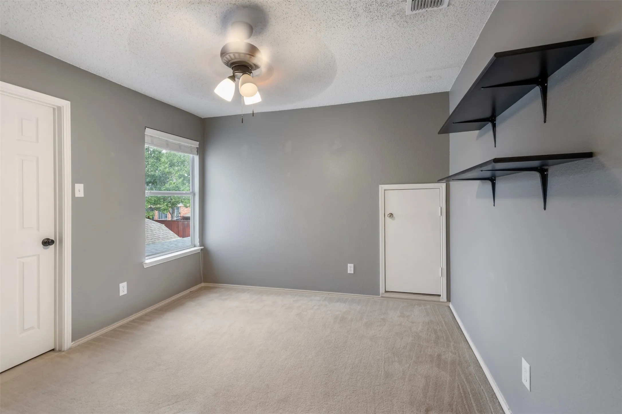 Single Family Residence For Sale in Denton County , 2309 Tahoe Lane, Denton, Texas 76210, 4 Bedroom, 4 Bathroom, 2 Garage spaces, 2,618 Sqft, built in 2002, mls#21402603, Real Estate Agent in Denton, Homes For Sale in Denton county, Homes For Sale in Denton, Realtor in Denton Texas, Real Estate Brokerage Independent Realty Texas, Luminita Cordes Realtor