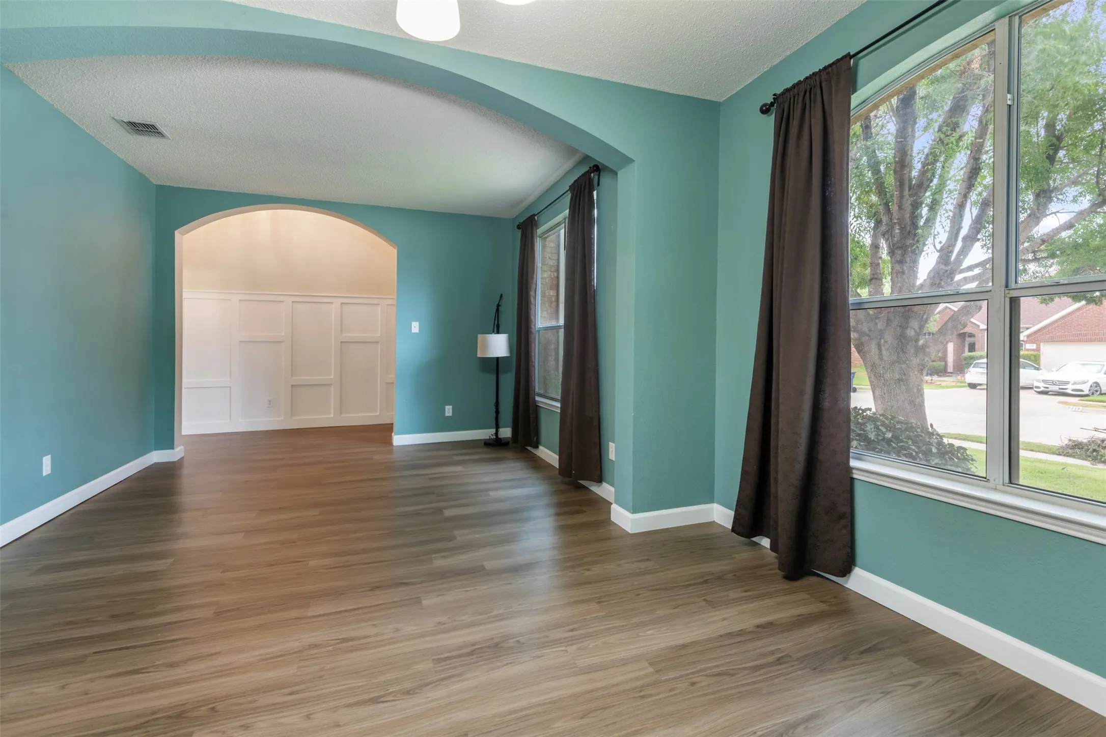 Single Family Residence For Sale in Denton County , 2309 Tahoe Lane, Denton, Texas 76210, 4 Bedroom, 4 Bathroom, 2 Garage spaces, 2,618 Sqft, built in 2002, mls#21402603, Real Estate Agent in Denton, Homes For Sale in Denton county, Homes For Sale in Denton, Realtor in Denton Texas, Real Estate Brokerage Independent Realty Texas, Luminita Cordes Realtor
