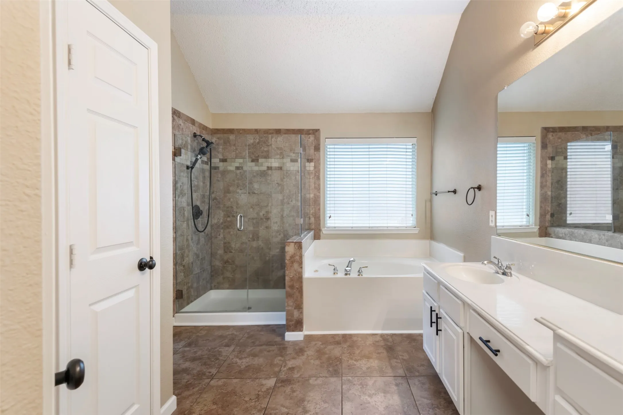 Single Family Residence For Sale in Denton County , 2309 Tahoe Lane, Denton, Texas 76210, 4 Bedroom, 4 Bathroom, 2 Garage spaces, 2,618 Sqft, built in 2002, mls#21402603, Real Estate Agent in Denton, Homes For Sale in Denton county, Homes For Sale in Denton, Realtor in Denton Texas, Real Estate Brokerage Independent Realty Texas, Luminita Cordes Realtor