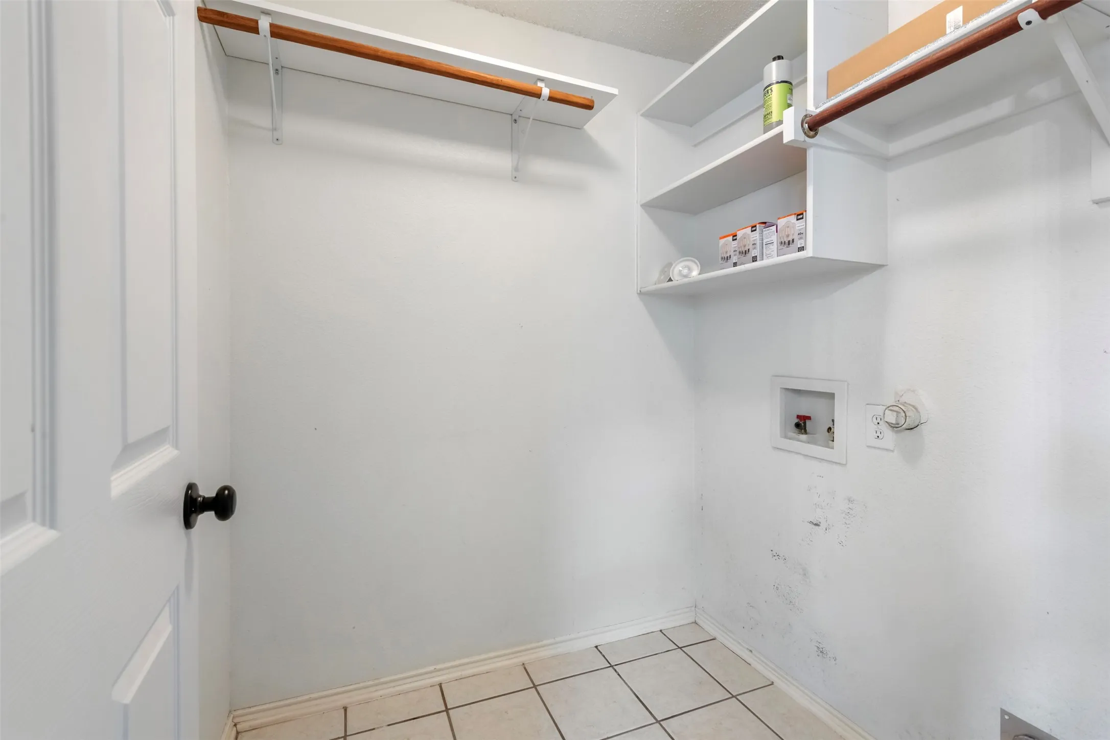 Single Family Residence For Sale in Denton County , 2309 Tahoe Lane, Denton, Texas 76210, 4 Bedroom, 4 Bathroom, 2 Garage spaces, 2,618 Sqft, built in 2002, mls#21402603, Real Estate Agent in Denton, Homes For Sale in Denton county, Homes For Sale in Denton, Realtor in Denton Texas, Real Estate Brokerage Independent Realty Texas, Luminita Cordes Realtor