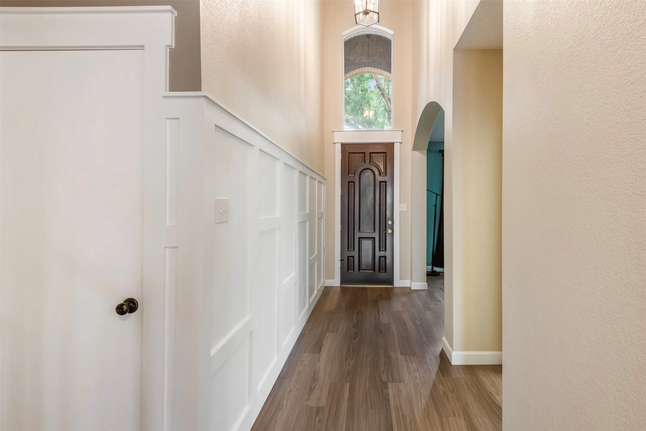 Single Family Residence For Sale in Denton County , 2309 Tahoe Lane, Denton, Texas 76210, 4 Bedroom, 4 Bathroom, 2 Garage spaces, 2,618 Sqft, built in 2002, mls#21402603, Real Estate Agent in Denton, Homes For Sale in Denton county, Homes For Sale in Denton, Realtor in Denton Texas, Real Estate Brokerage Independent Realty Texas, Luminita Cordes Realtor