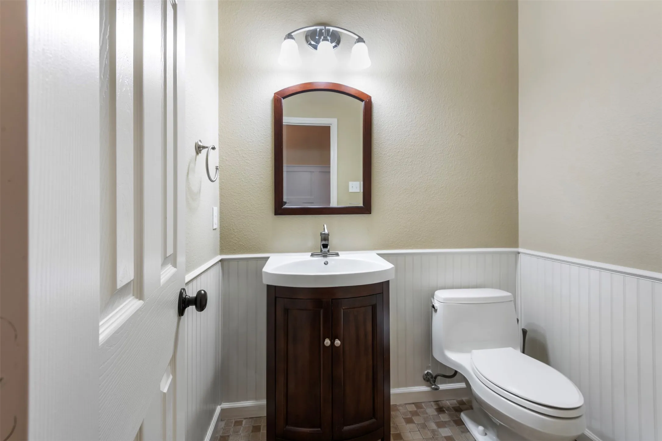 Single Family Residence For Sale in Denton County , 2309 Tahoe Lane, Denton, Texas 76210, 4 Bedroom, 4 Bathroom, 2 Garage spaces, 2,618 Sqft, built in 2002, mls#21402603, Real Estate Agent in Denton, Homes For Sale in Denton county, Homes For Sale in Denton, Realtor in Denton Texas, Real Estate Brokerage Independent Realty Texas, Luminita Cordes Realtor