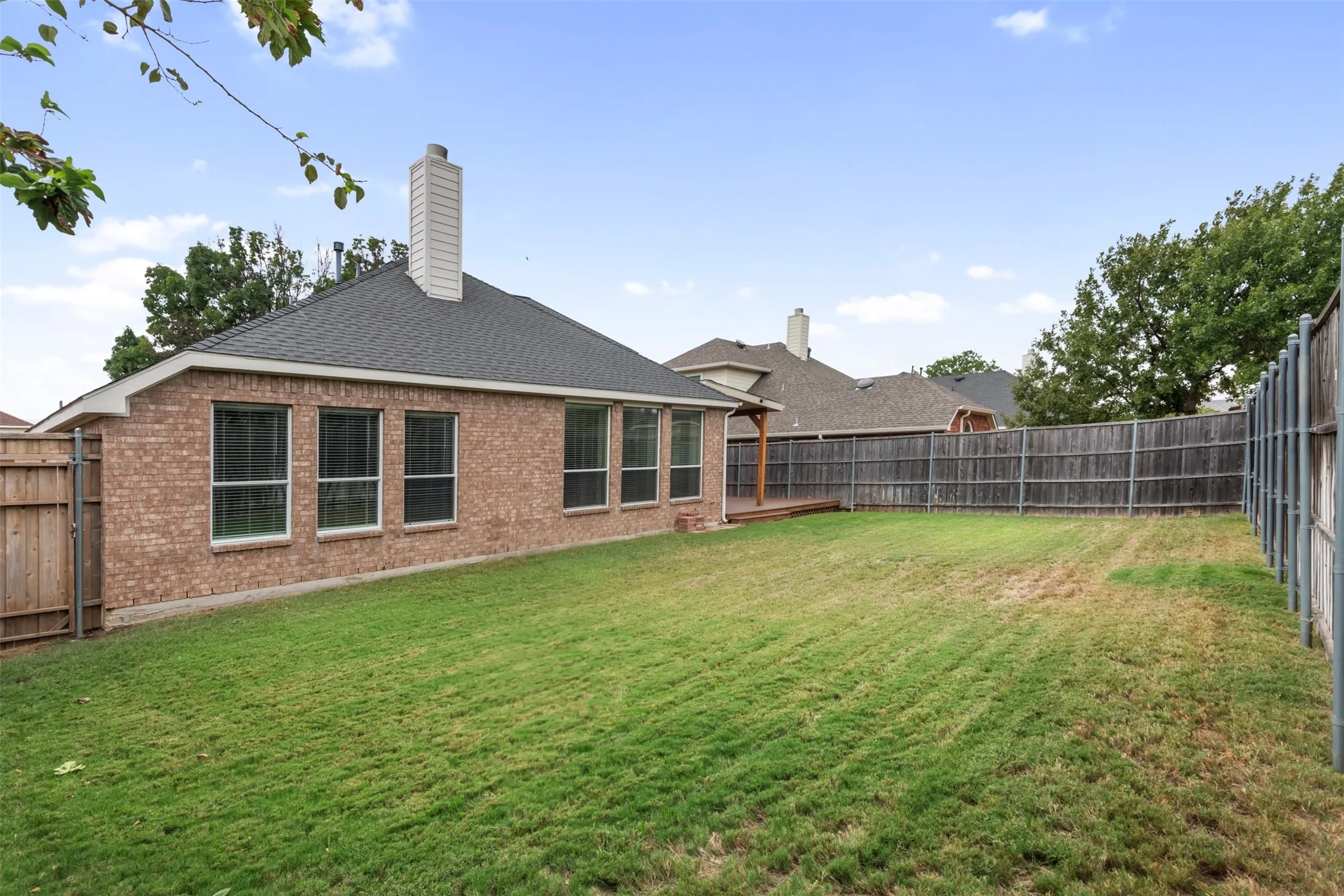 Single Family Residence For Sale in Denton County , 2309 Tahoe Lane, Denton, Texas 76210, 4 Bedroom, 4 Bathroom, 2 Garage spaces, 2,618 Sqft, built in 2002, mls#21402603, Real Estate Agent in Denton, Homes For Sale in Denton county, Homes For Sale in Denton, Realtor in Denton Texas, Real Estate Brokerage Independent Realty Texas, Luminita Cordes Realtor