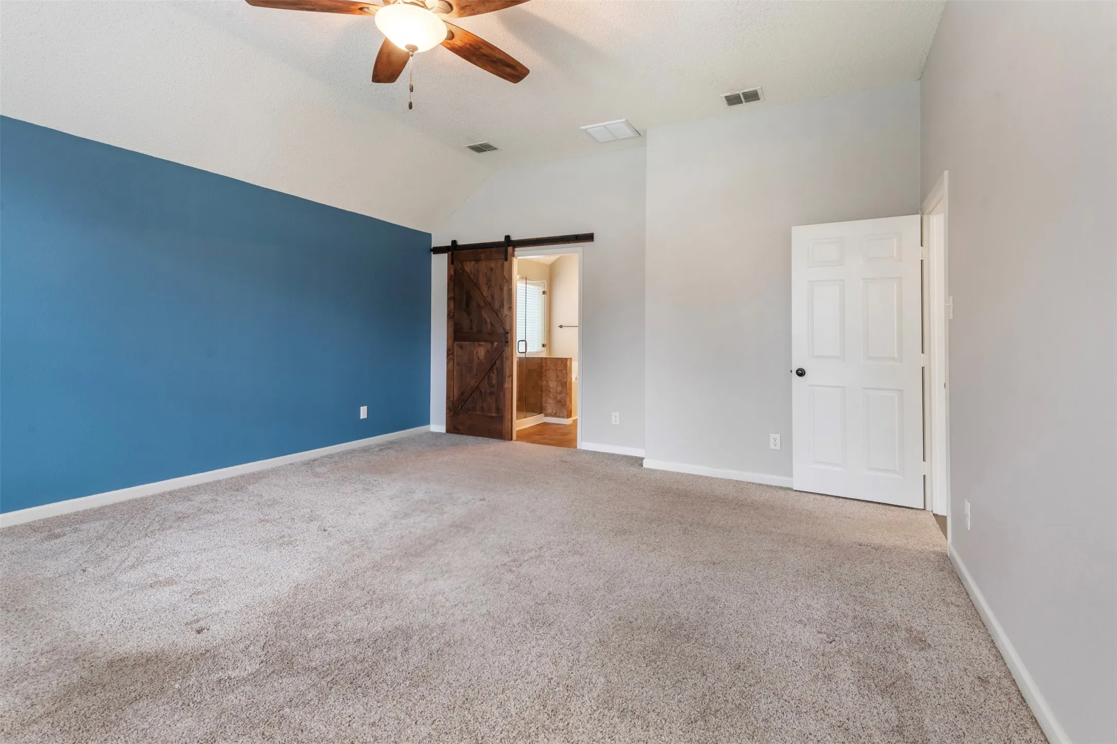 Single Family Residence For Sale in Denton County , 2309 Tahoe Lane, Denton, Texas 76210, 4 Bedroom, 4 Bathroom, 2 Garage spaces, 2,618 Sqft, built in 2002, mls#21402603, Real Estate Agent in Denton, Homes For Sale in Denton county, Homes For Sale in Denton, Realtor in Denton Texas, Real Estate Brokerage Independent Realty Texas, Luminita Cordes Realtor