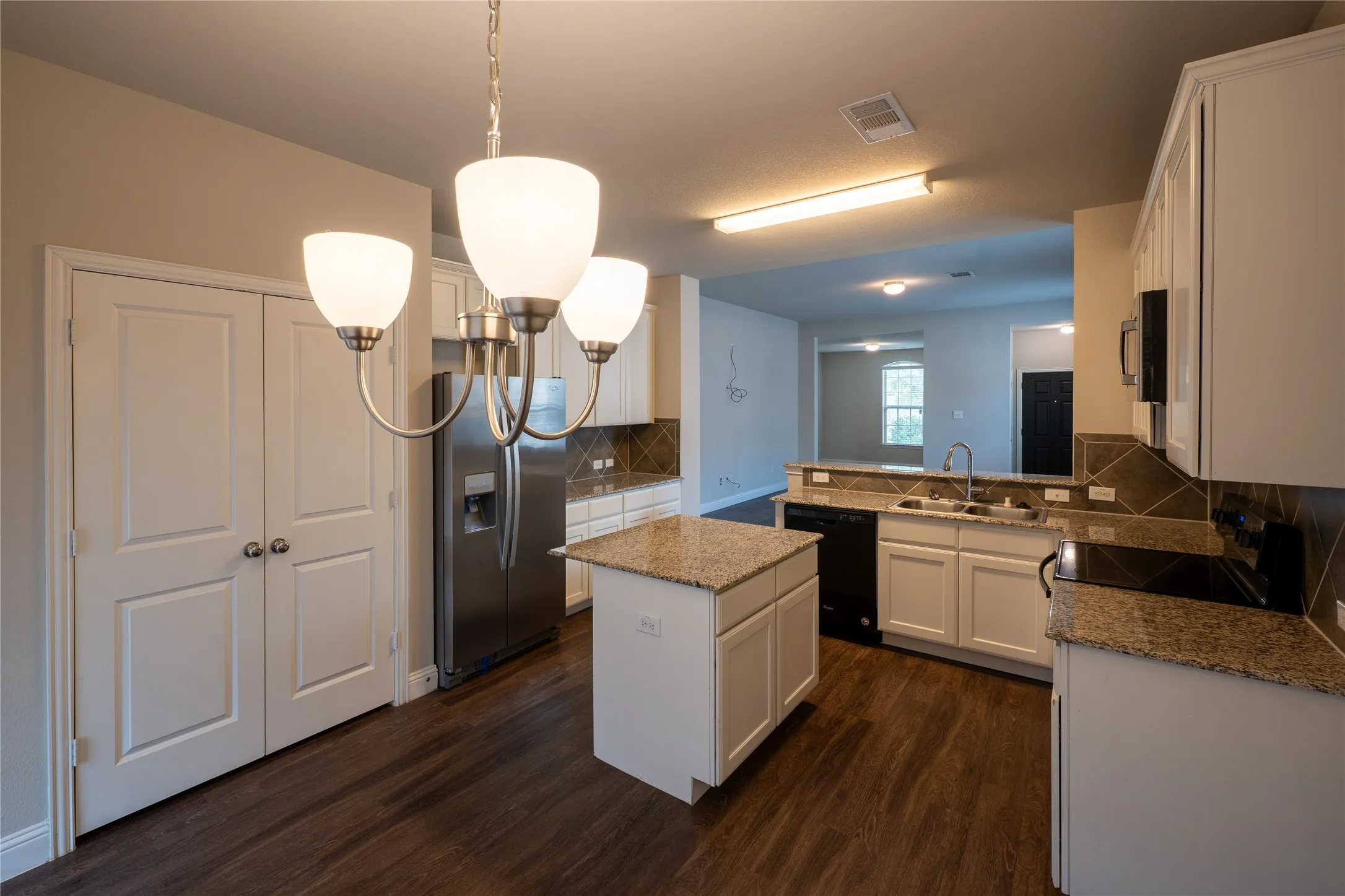 Single Family Residence For Rent in Kaufman County , 1004 Alexa Drive, Forney, Texas 75126, 3 Bedroom, 2 Bathroom, 2 Garage spaces, 1,764 Sqft, built in 2017, mls#21402920, Real Estate Agent in Forney, Homes For Rent in Kaufman county, Homes For Rent in Forney, Realtor in Forney Texas, Real Estate Brokerage Independent Realty Texas, Luminita Cordes Realtor