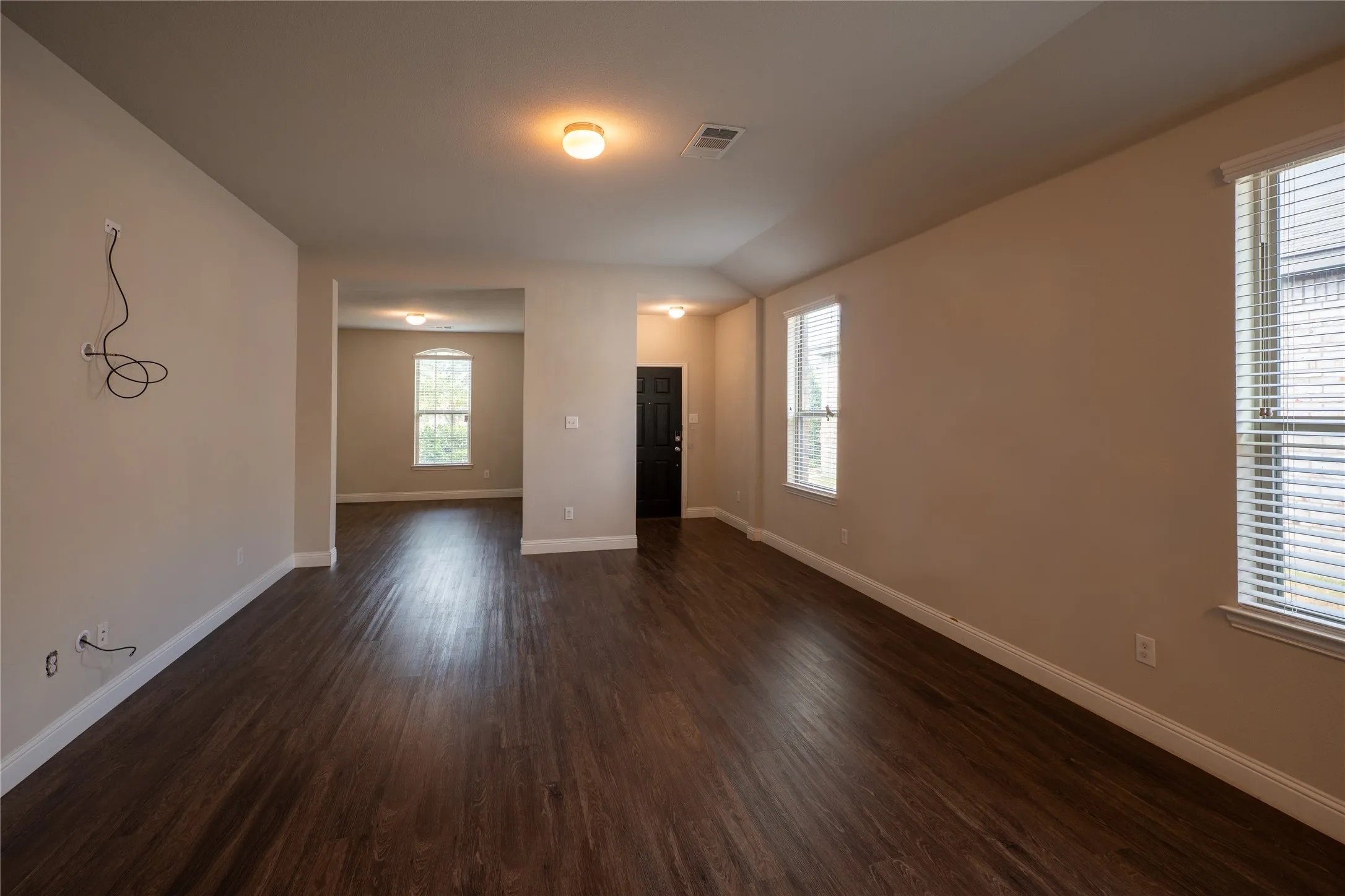 Single Family Residence For Rent in Kaufman County , 1004 Alexa Drive, Forney, Texas 75126, 3 Bedroom, 2 Bathroom, 2 Garage spaces, 1,764 Sqft, built in 2017, mls#21402920, Real Estate Agent in Forney, Homes For Rent in Kaufman county, Homes For Rent in Forney, Realtor in Forney Texas, Real Estate Brokerage Independent Realty Texas, Luminita Cordes Realtor