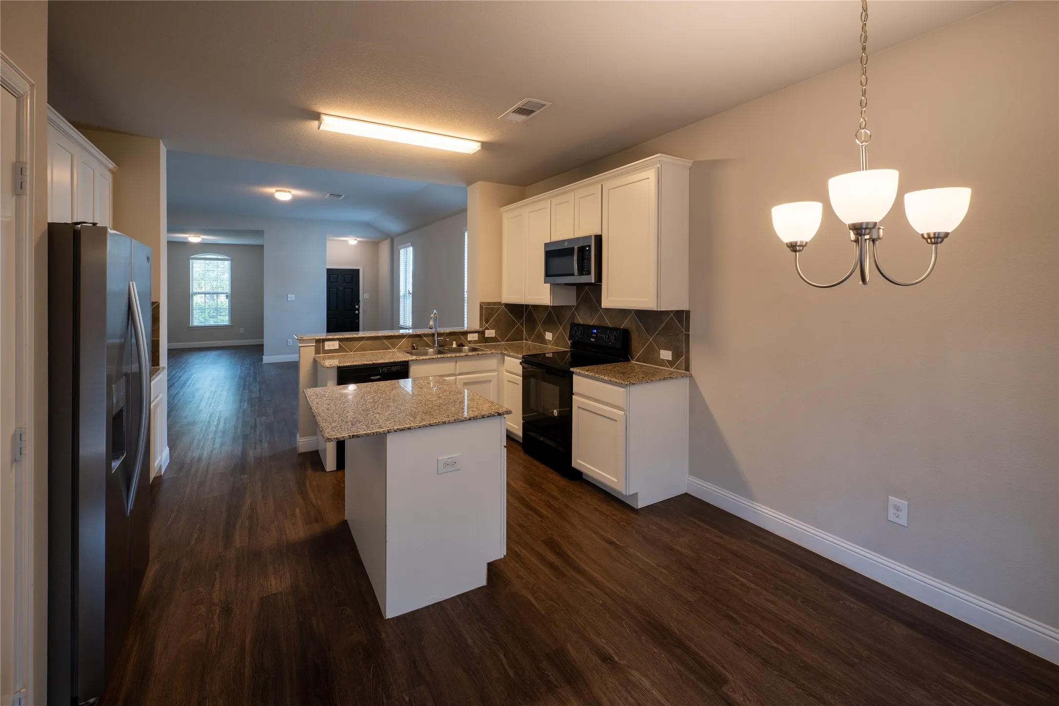 Single Family Residence For Rent in Kaufman County , 1004 Alexa Drive, Forney, Texas 75126, 3 Bedroom, 2 Bathroom, 2 Garage spaces, 1,764 Sqft, built in 2017, mls#21402920, Real Estate Agent in Forney, Homes For Rent in Kaufman county, Homes For Rent in Forney, Realtor in Forney Texas, Real Estate Brokerage Independent Realty Texas, Luminita Cordes Realtor